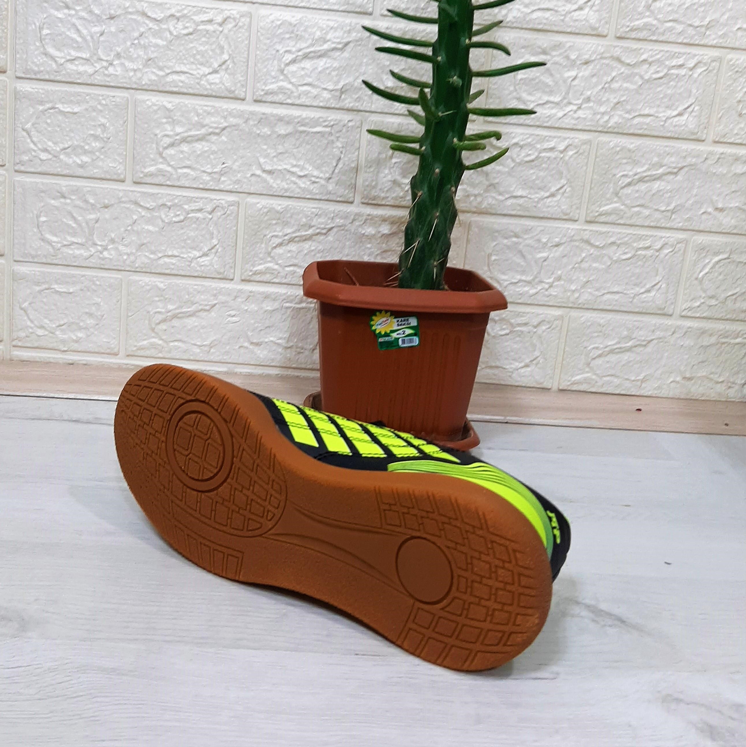 M.P 1351 Siyah-Sarı Kaymaz Taban Futsal Futbol Ayakkabı