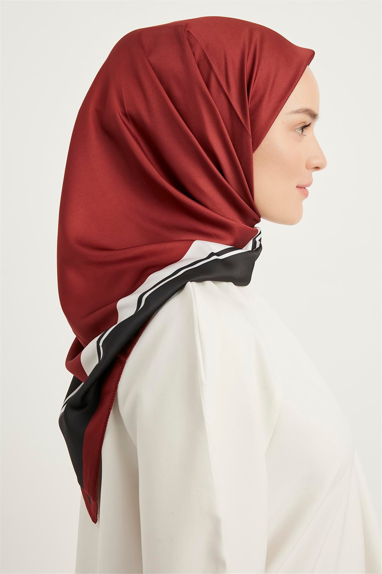 DiğerRAYON EŞARPKaraca Rayon Eşarp - BORDO/SİYAH