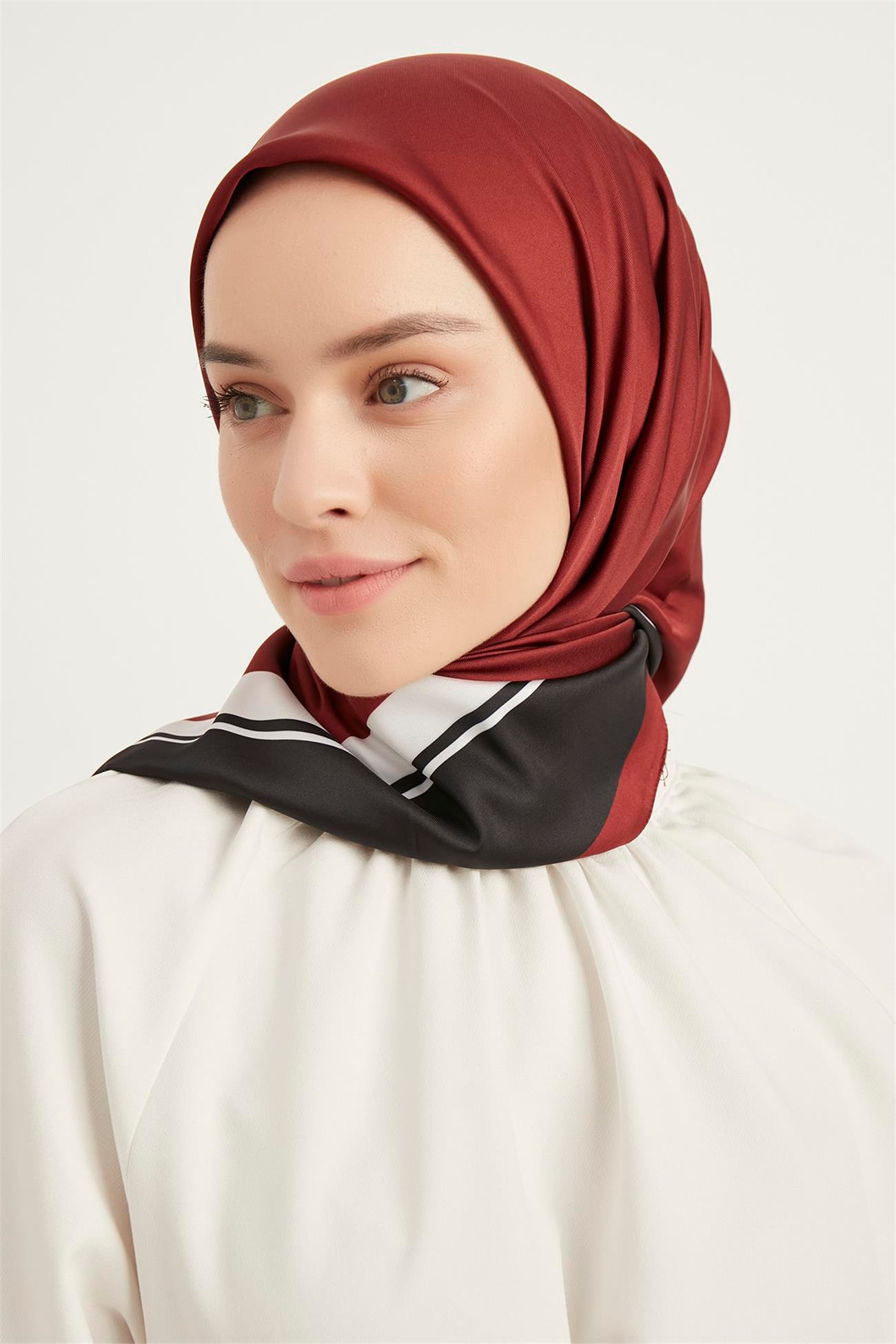 DiğerRAYON EŞARPKaraca Rayon Eşarp - BORDO/SİYAH