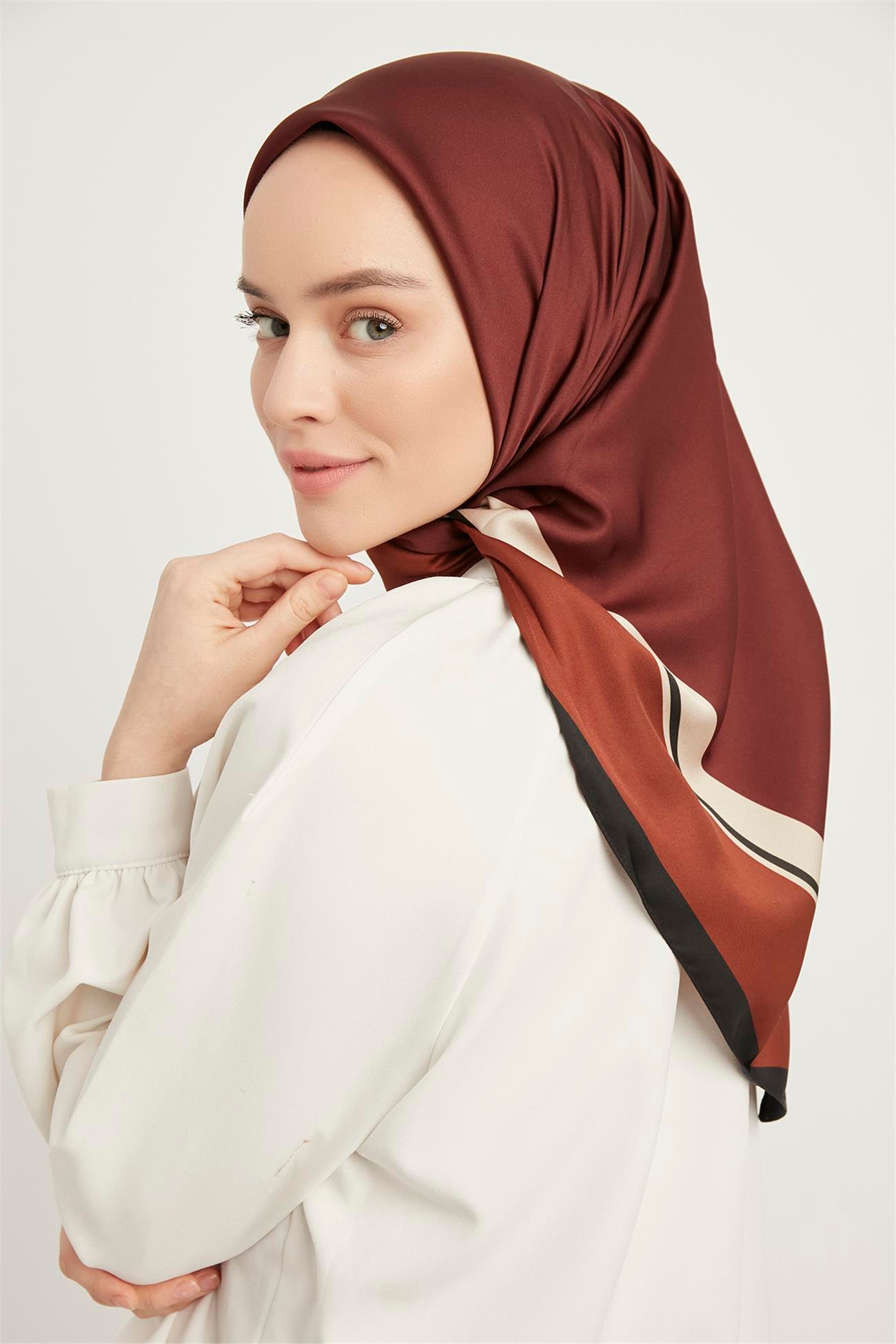 DiğerRAYON EŞARPKaraca Rayon Eşarp - SİYAH/BORDO
