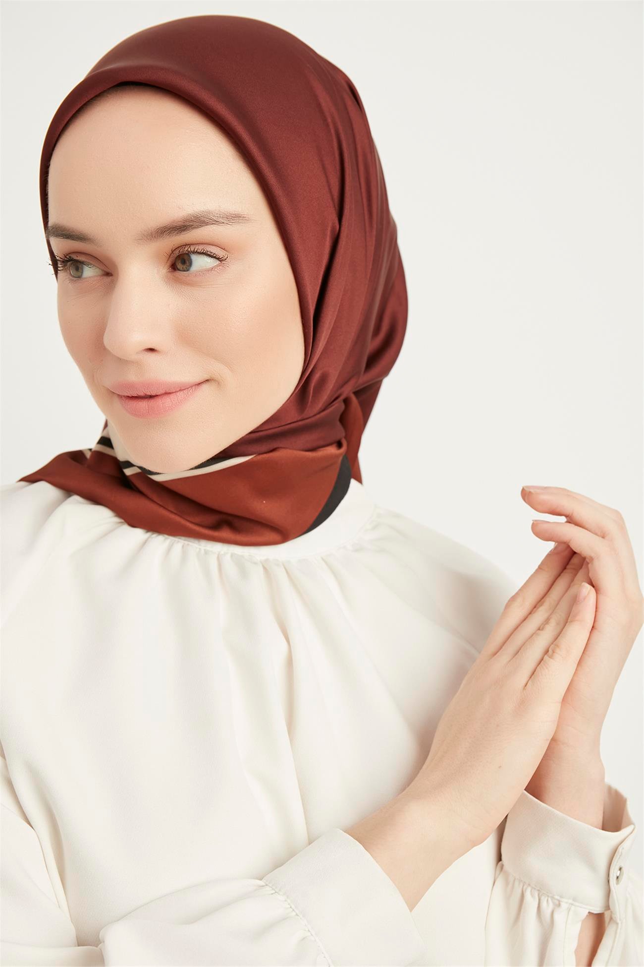 DiğerRAYON EŞARPKaraca Rayon Eşarp - SİYAH/BORDO