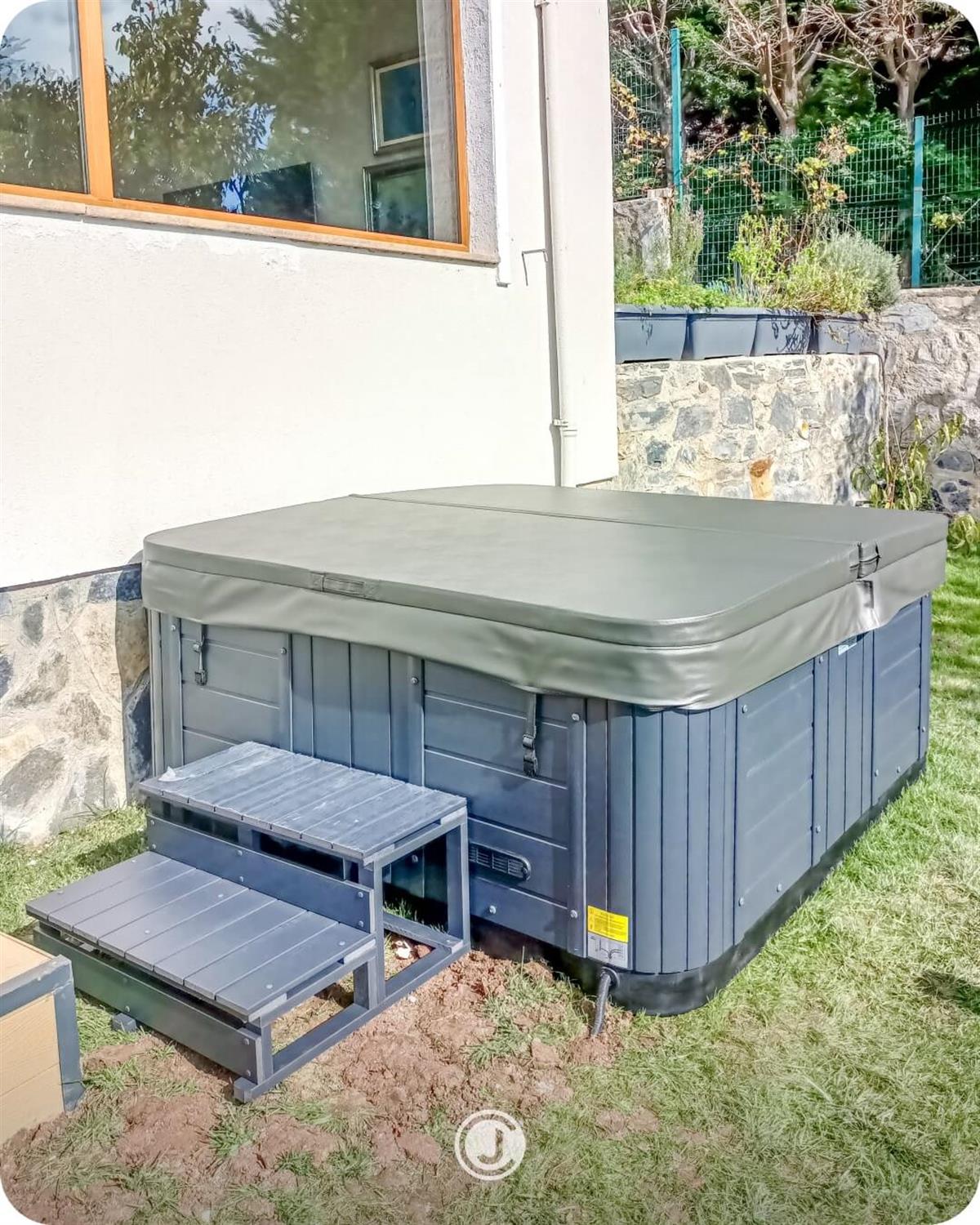 Dış Mekan Isıtmalı 5 Kişilik Bahçe ve Teras Spa Jakuzi 200x200X85 (h) cm