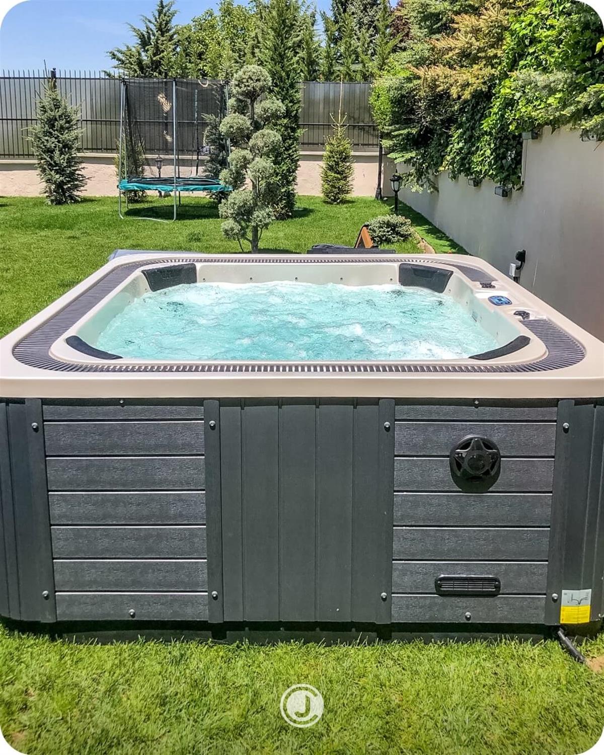 Taşmalı Dış Mekan Isıtmalı 7 Kişilik Bahçe ve Teras Spa Jakuzi 220x220x100 (h)