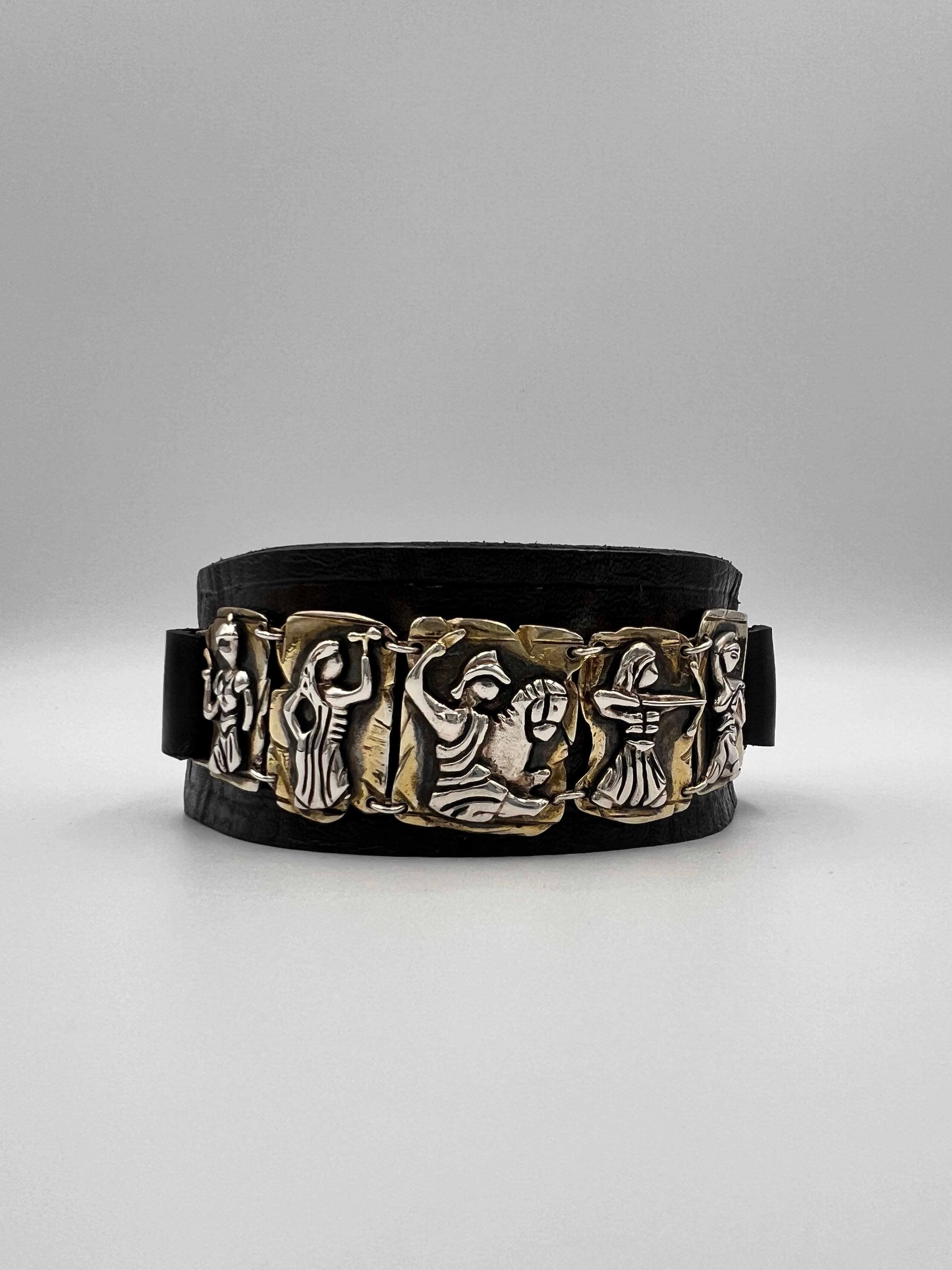 AMAZON KADINLARI DERİ BİLEKLİK