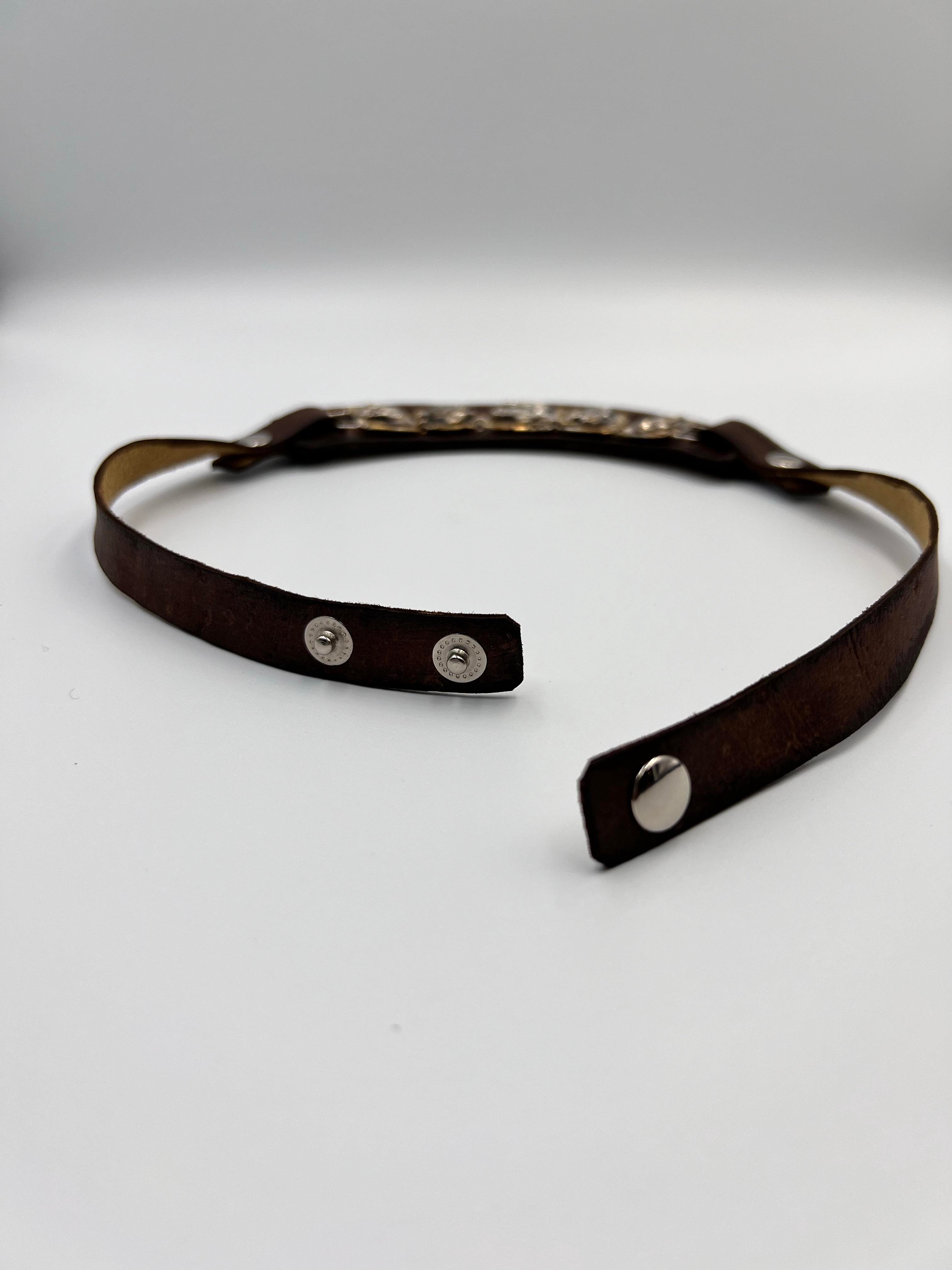 AMAZON KADINLARI DERİ GERDANLIK