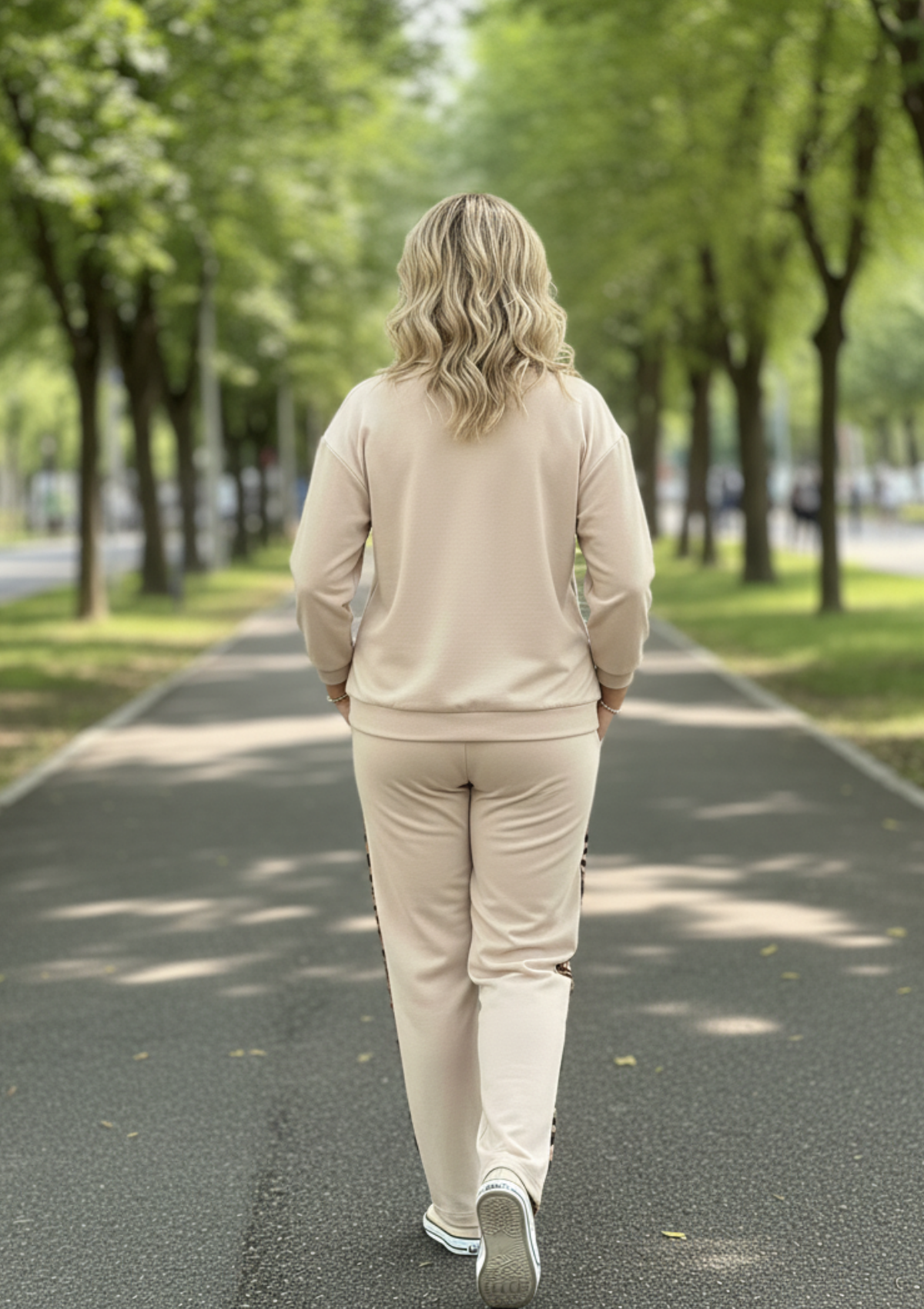 Büyük Beden Bej Renkli Likralı Polo Yaka Eşofman Takım