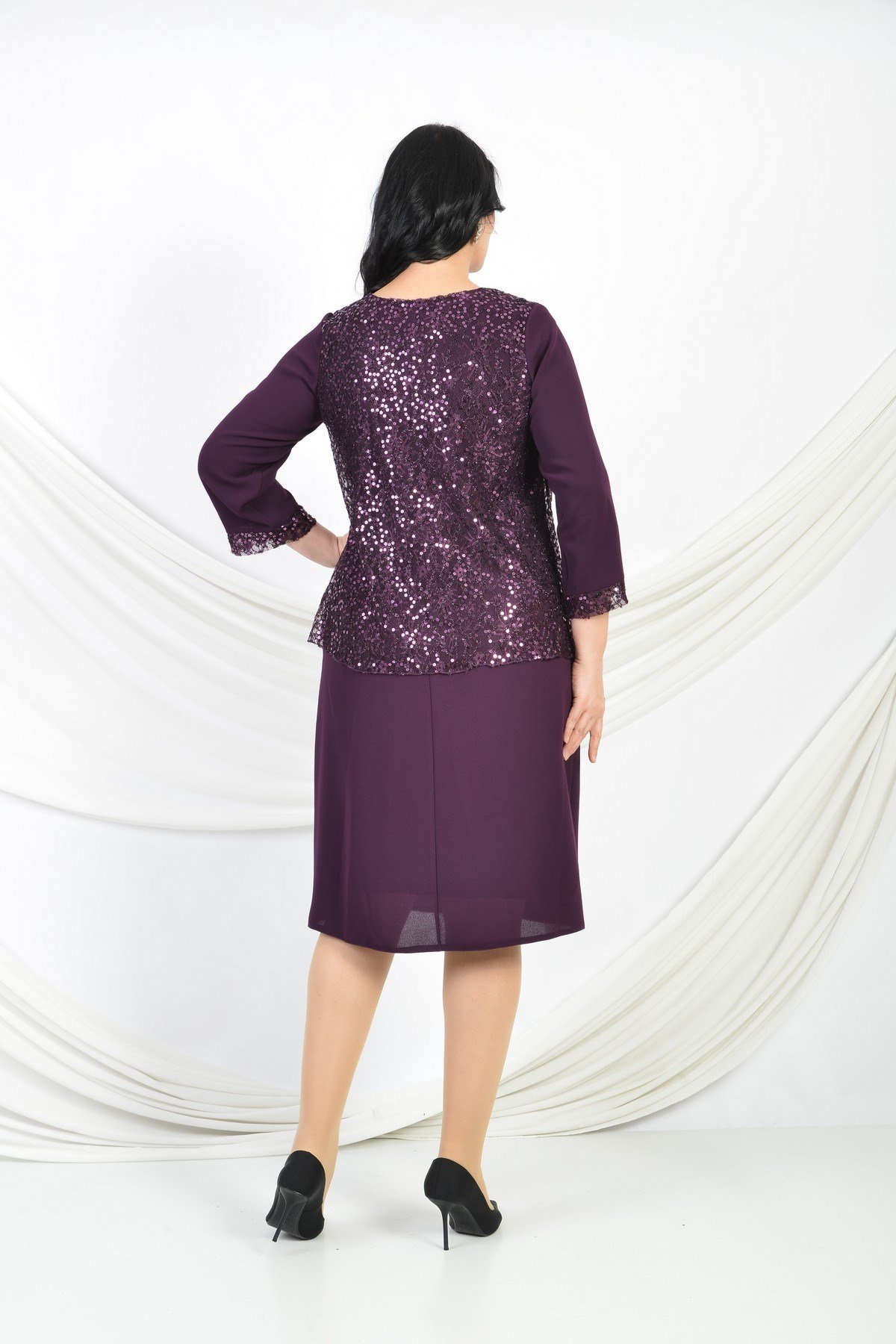 Büyük Beden Mürdüm Renkli Pul Payetli Kısa Abiye Elbise