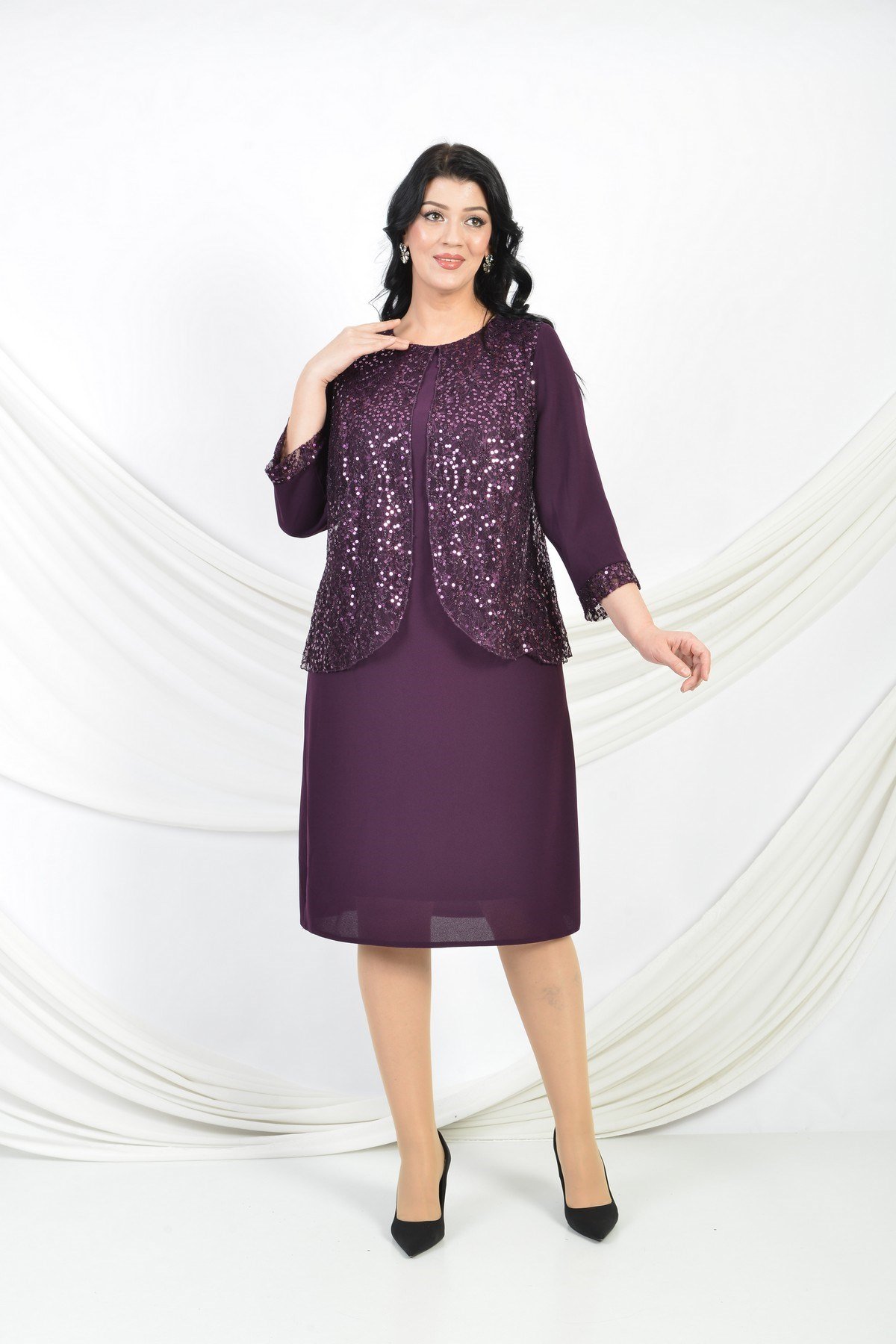 Büyük Beden Mürdüm Renkli Pul Payetli Kısa Abiye Elbise