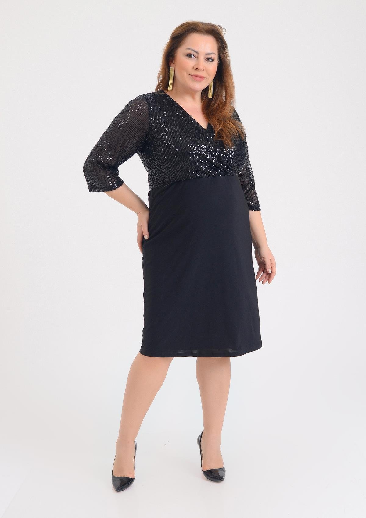 Büyük Beden Siyah Renkli Kruvaze Yaka Likralı Pul payetli Abiye Elbise