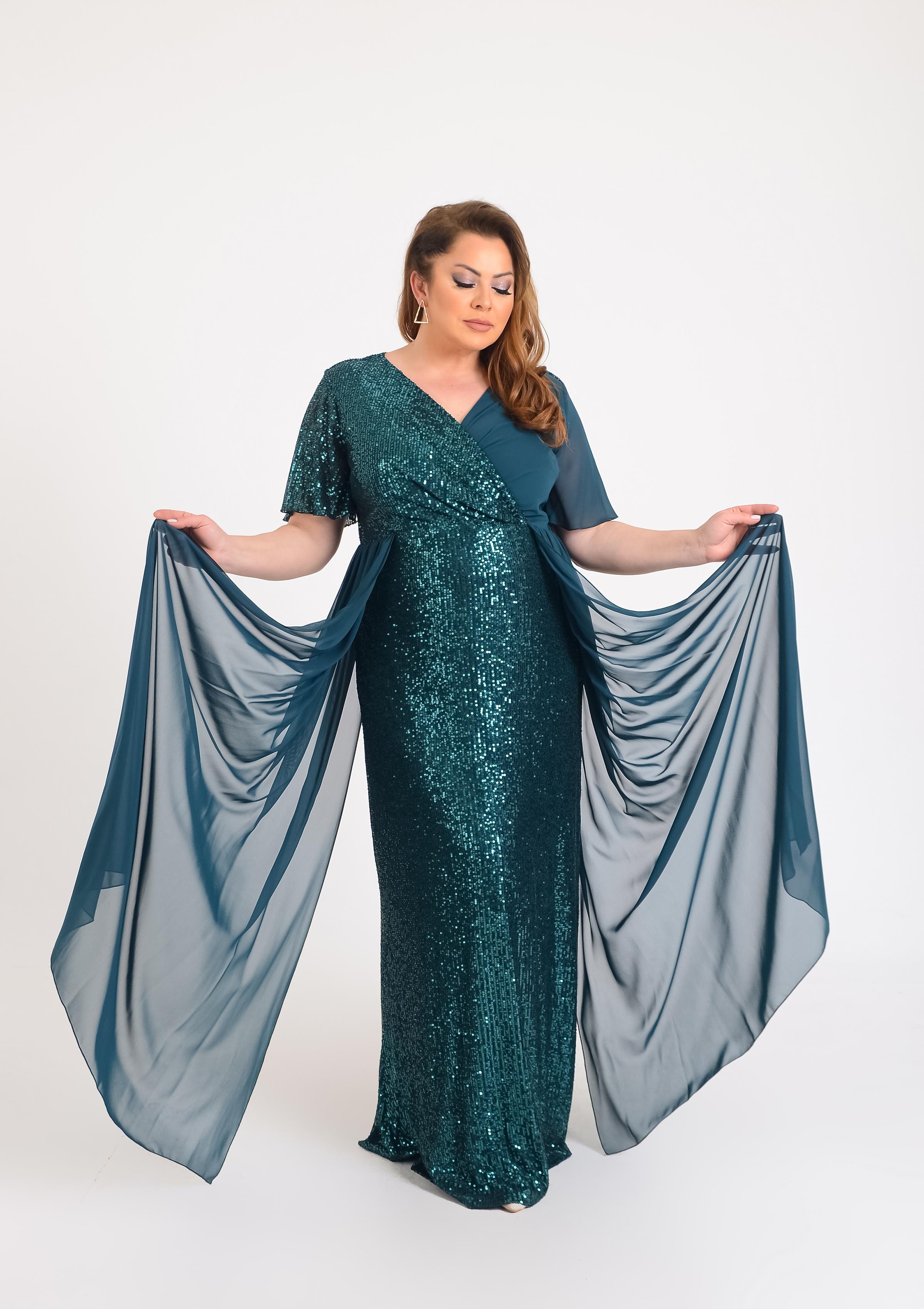 Büyük Beden Yeşil Renkli Pul Payetli Uzun Abiye Elbise