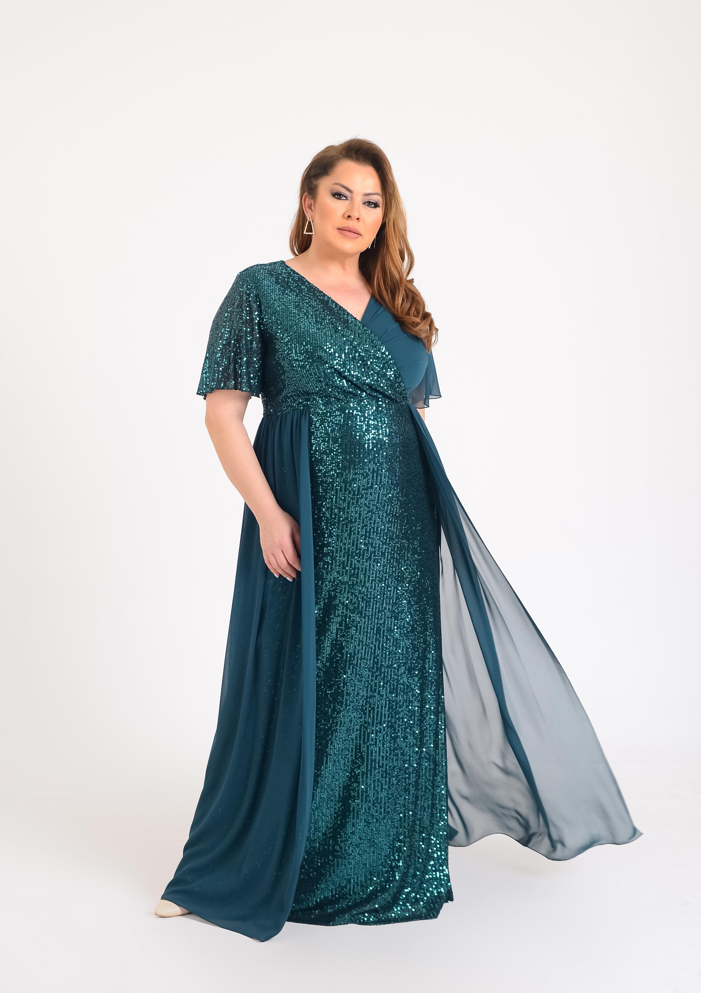 Büyük Beden Yeşil Renkli Pul Payetli Uzun Abiye Elbise