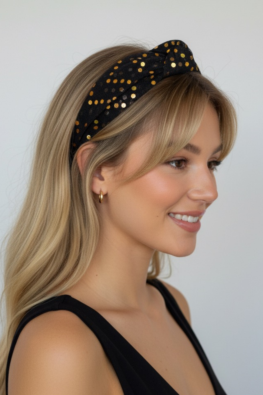 Altın Pullu Siyah Düğümlü Saç Tacı