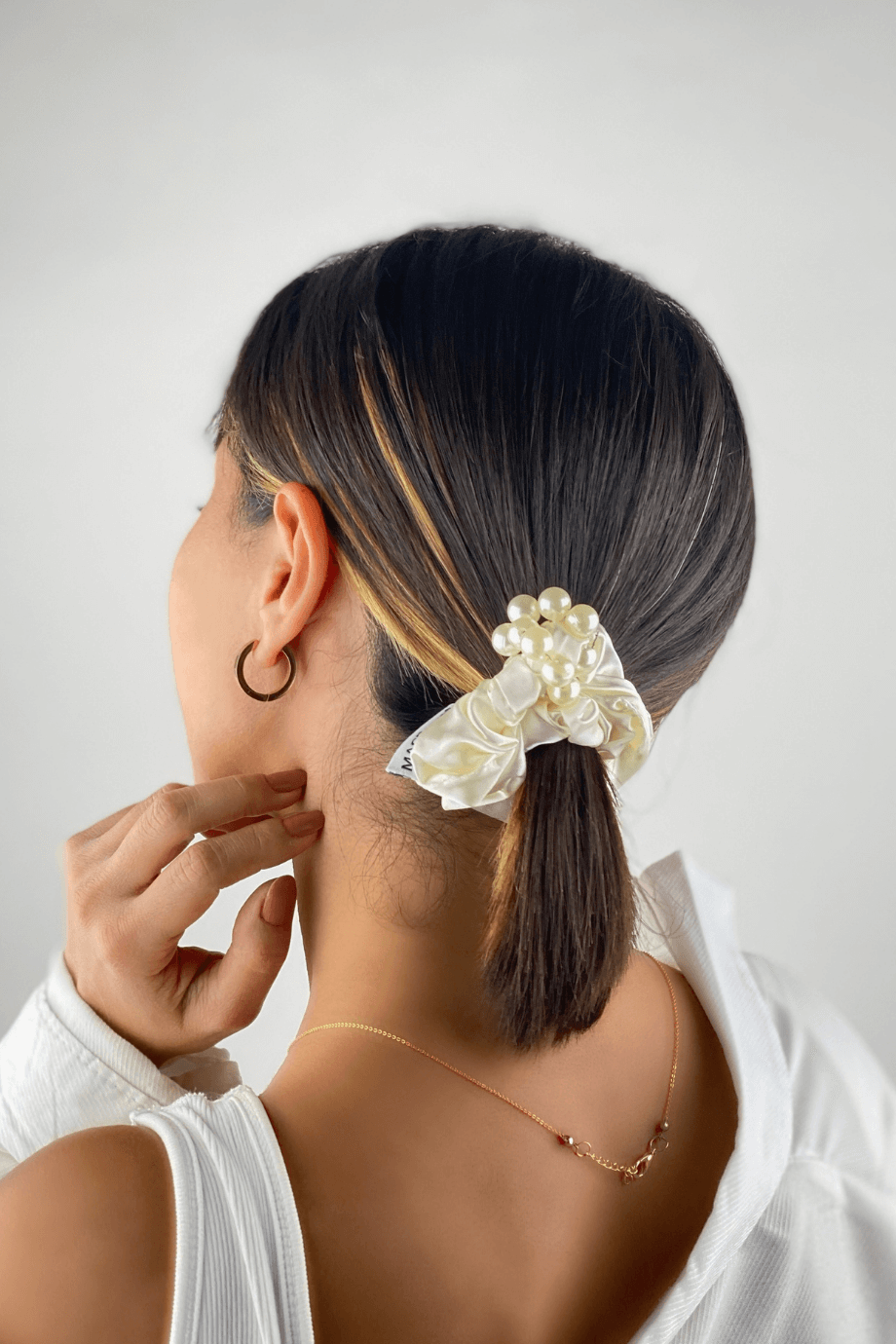 İncili Scrunchie Lastik Toka Beyaz