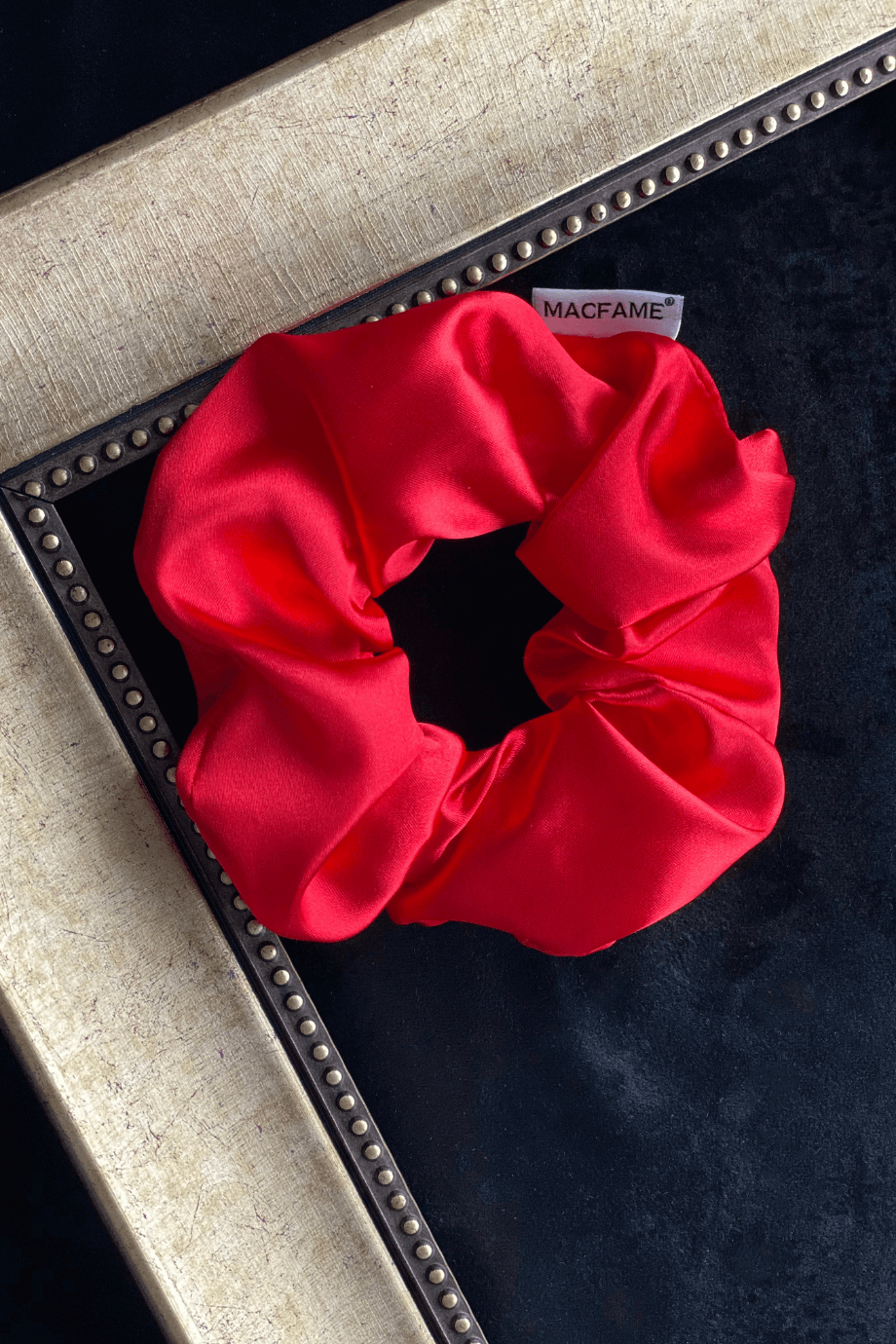 Nar Çiçeği Saten Işıklı Scrunchie Toka