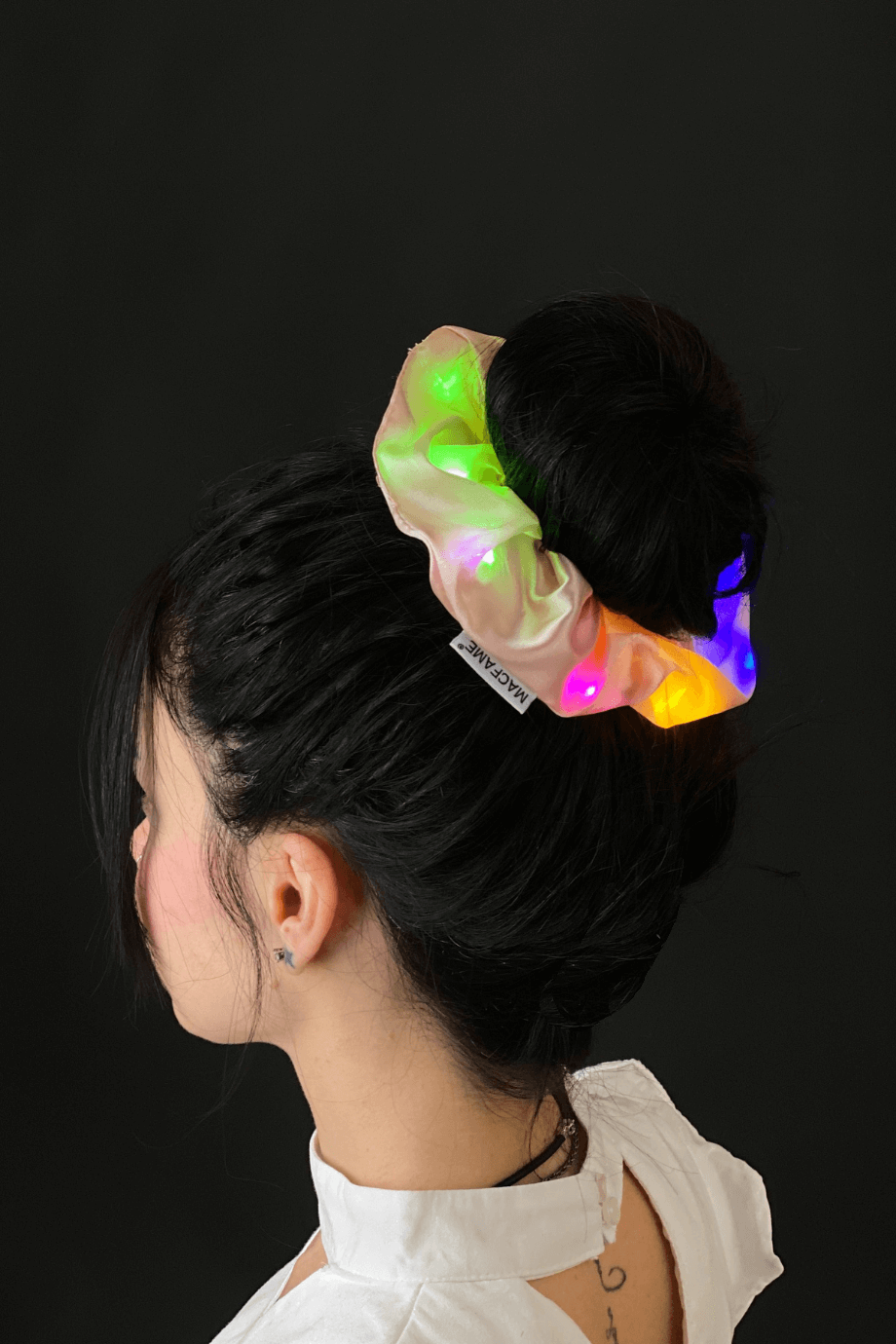 Işıklı Saten Scrunchie Toka Yavruağzı