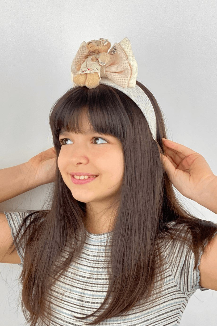 Macfame Bej Fiyonk Detaylı Ayıcıklı Keten Taç