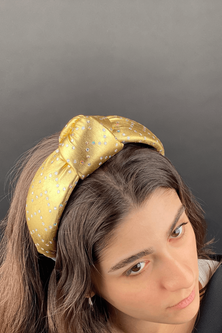 Süngerli Düğümlü Parlak Taç Altın Rengi