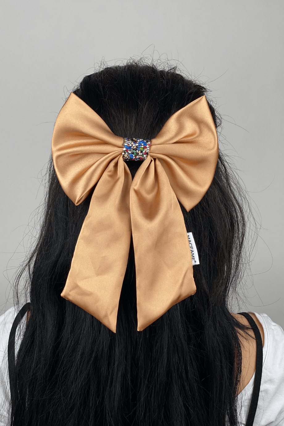 Renkli Kristal Taşlı Kuyruklu Saten Toka