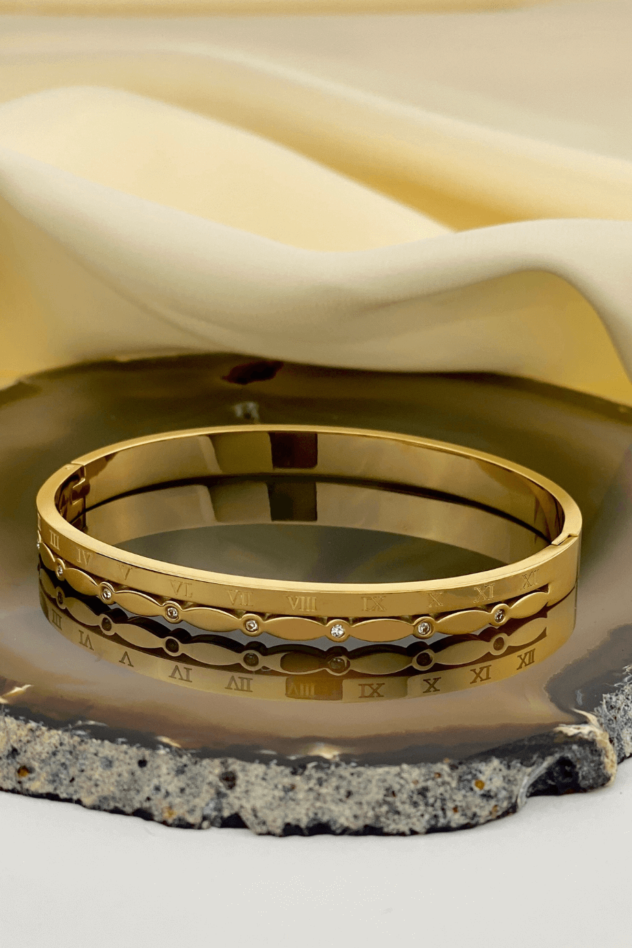 Roma Rakamlı Kelepçe Bileklik Gold