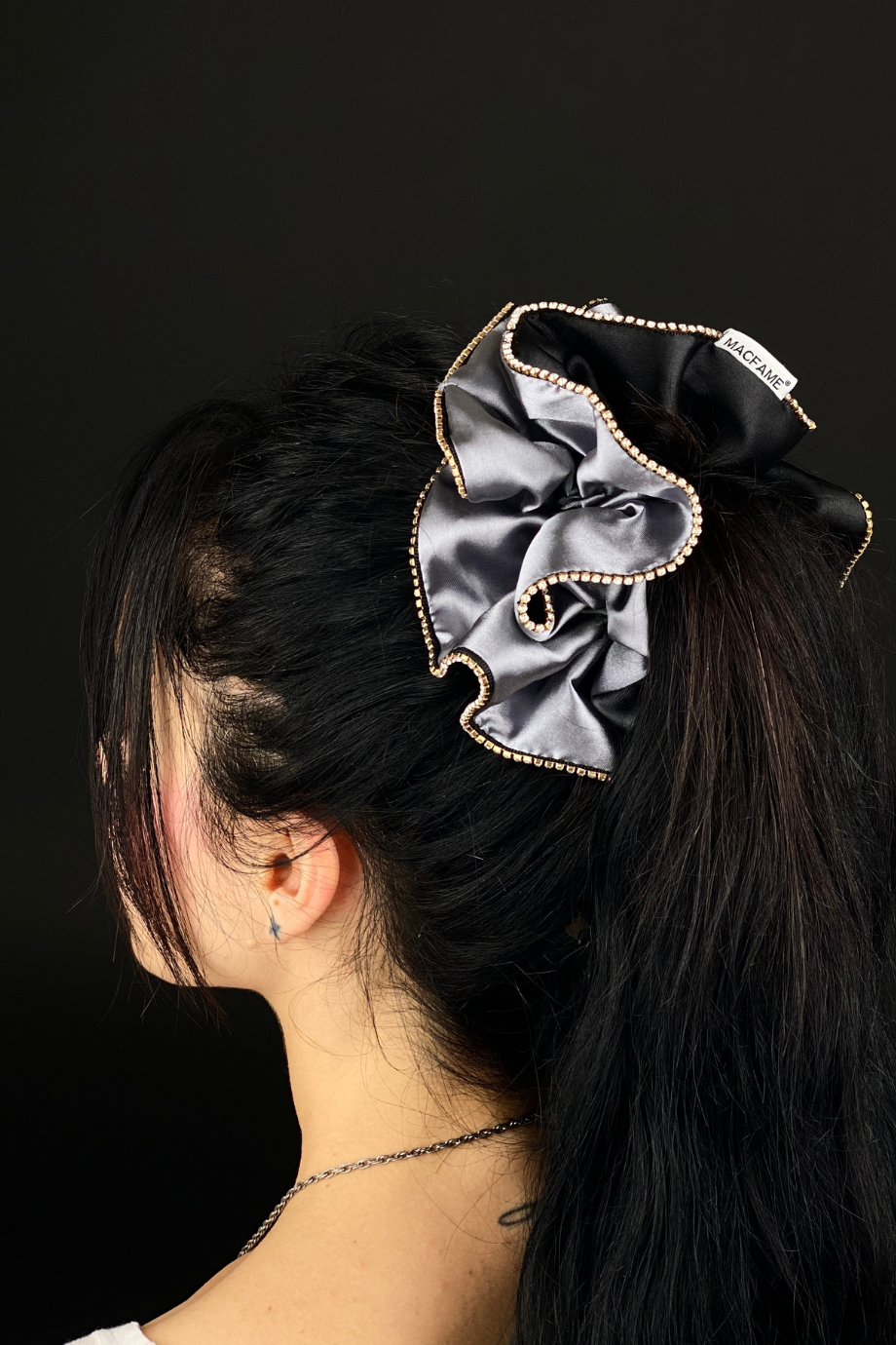 Taşlı Büyük Saten Scrunchie Lastik Toka Gri