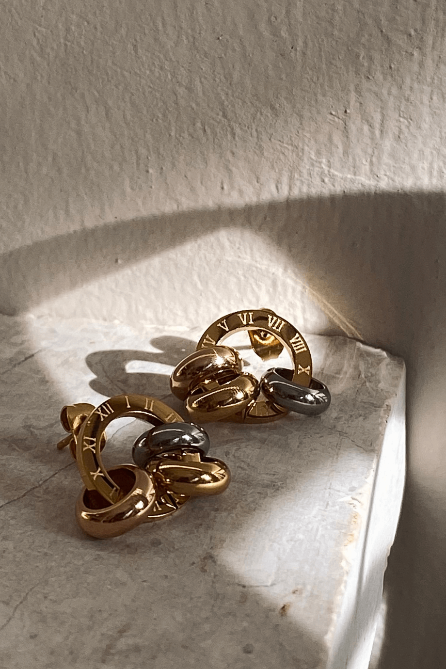 Altın Roma Rakamlı Küpe Modelleri