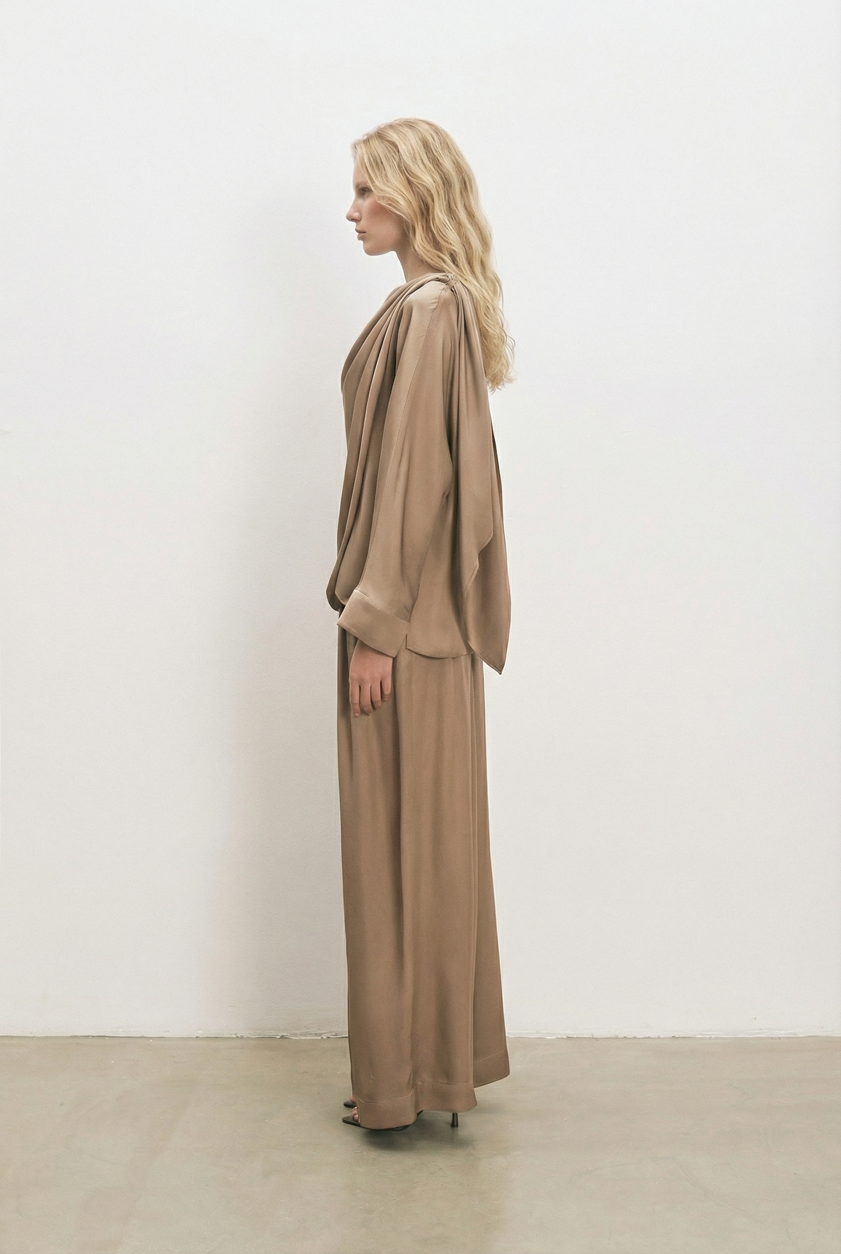 ARESA ASETAT ŞAL DETAYLI PANTOLONLU TAKIM CAMEL