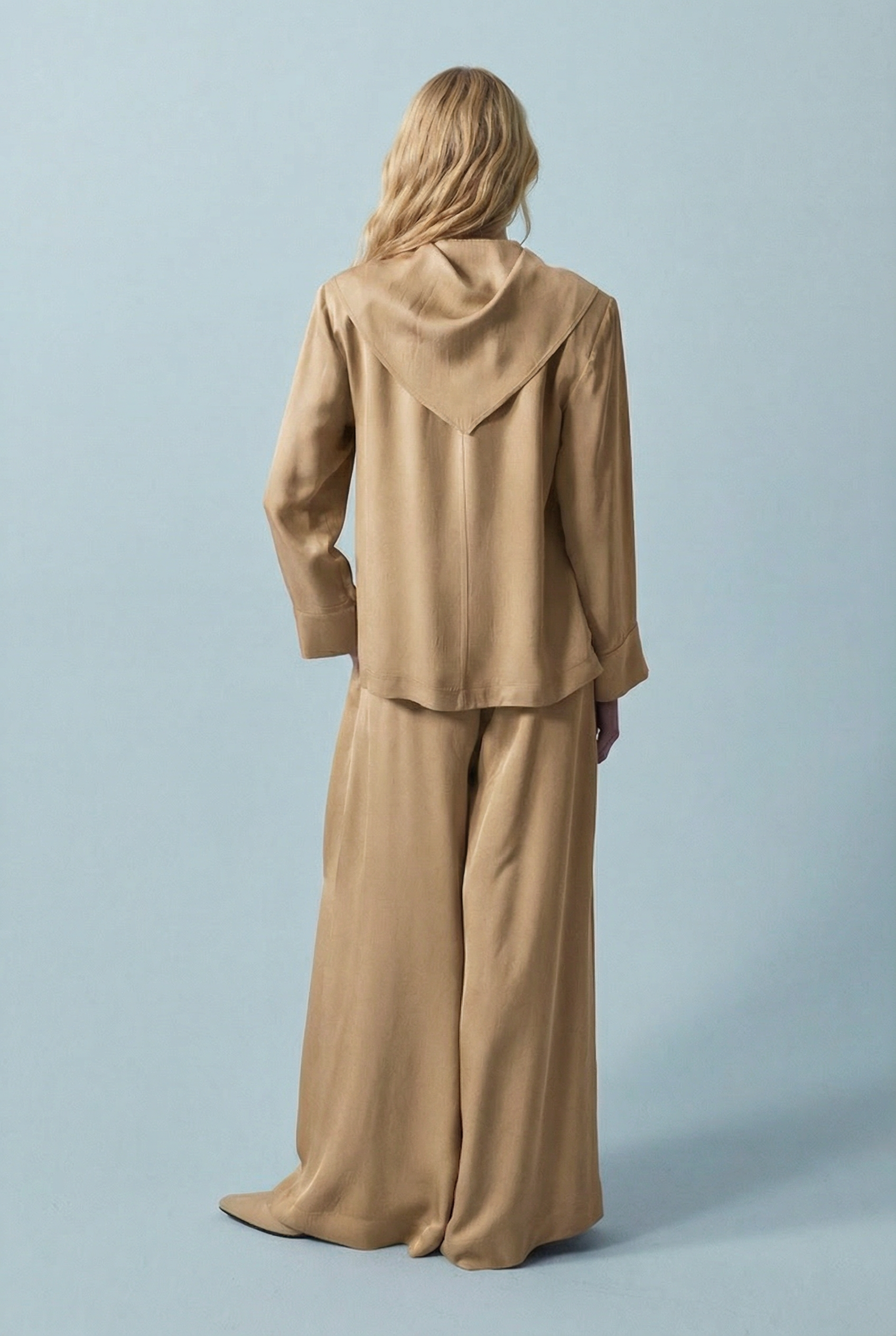 EVAN ASETAT FULARLI BLUZ PANTOLONLU TAKIM CAMEL