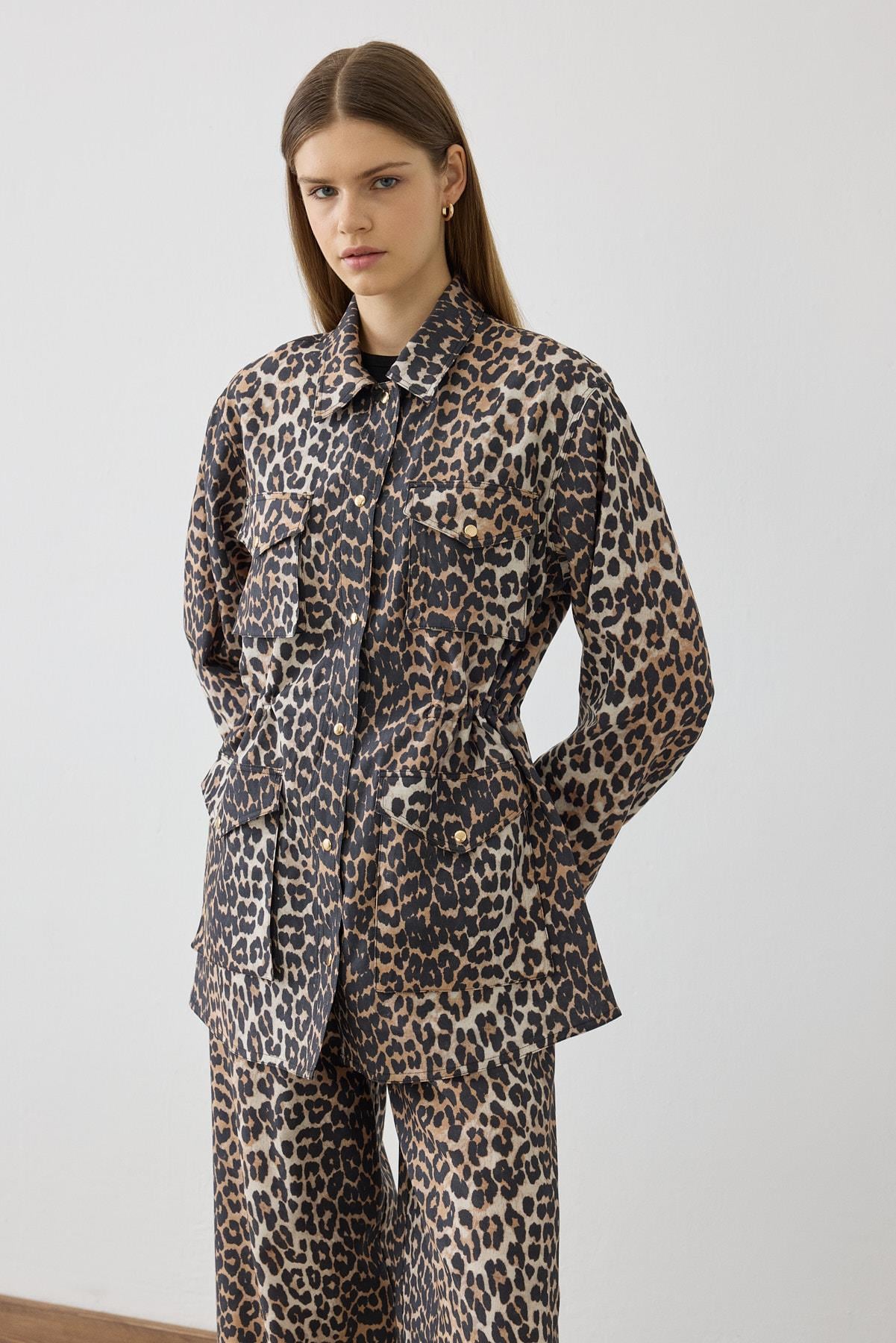 LEOPAR DESEN CEPLİ PANTOLONLU TAKIM KAHVE