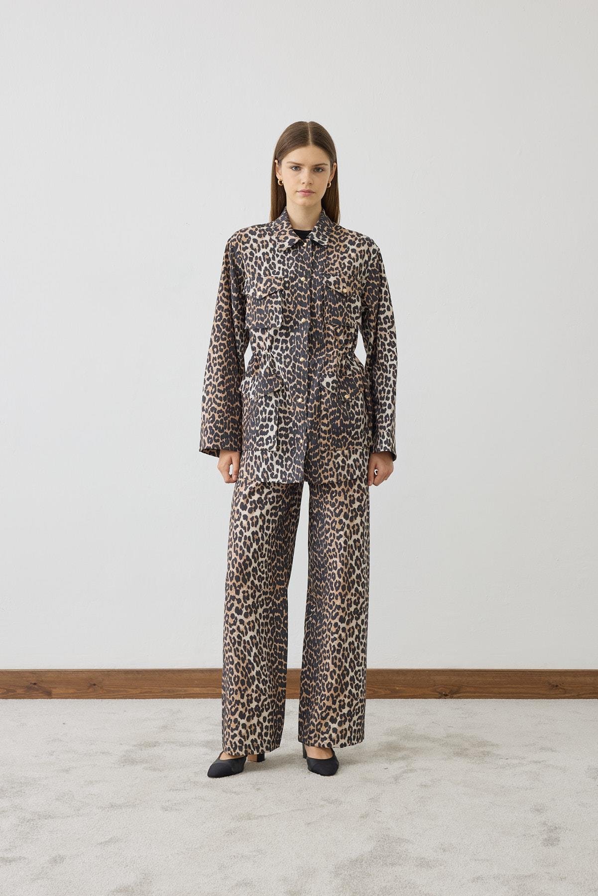 LEOPAR DESEN CEPLİ PANTOLONLU TAKIM KAHVE
