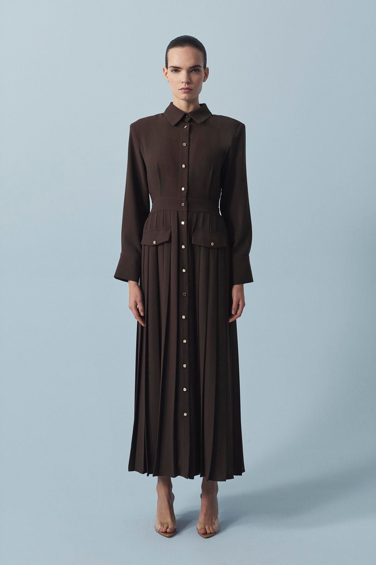 MONEA KREP GOLD DÜĞMELİ ELBİSE KAHVE