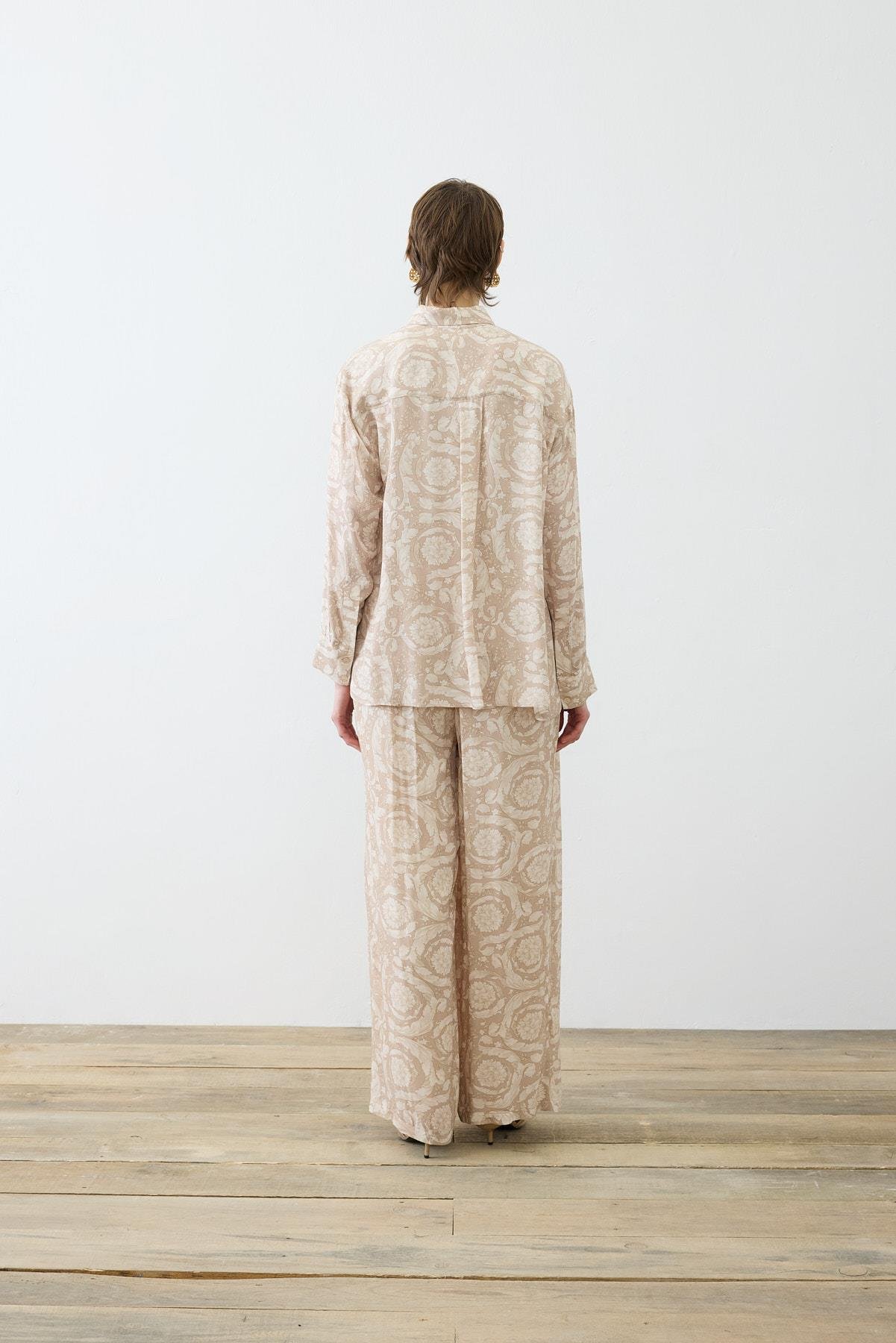 PASTEL DESEN VİSKON RAYON PİLE DETAYLI PANTOLON TAKIM CAMEL