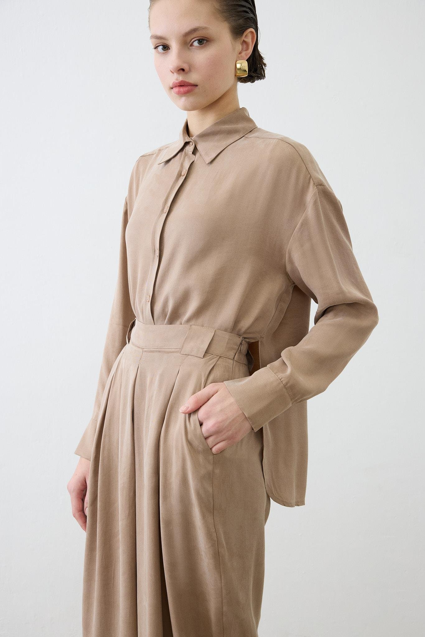 PRİME TAŞLANMIŞ İPEK PİLE DETAY PANTOLON GÖMLEK TAKIM CAMEL