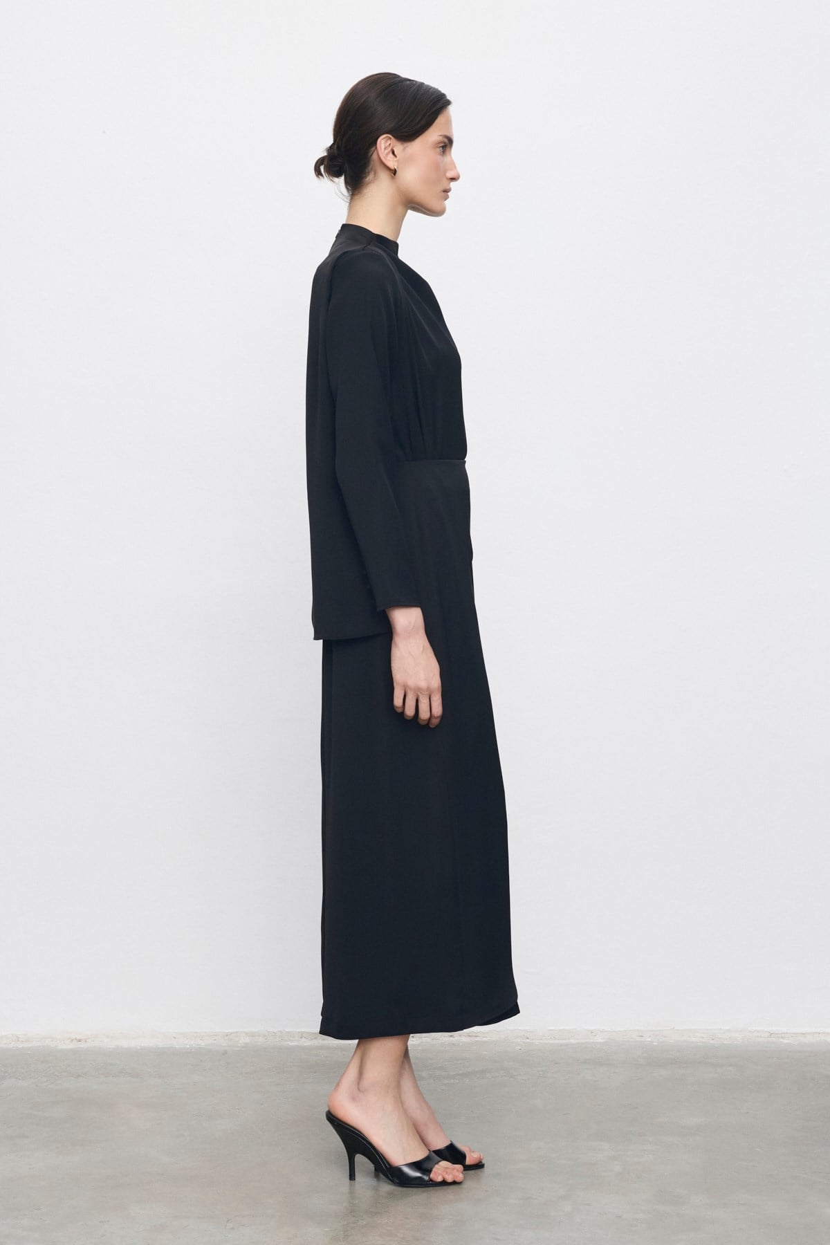 STELLA KREP ETEKLİ TAKIM SİYAH