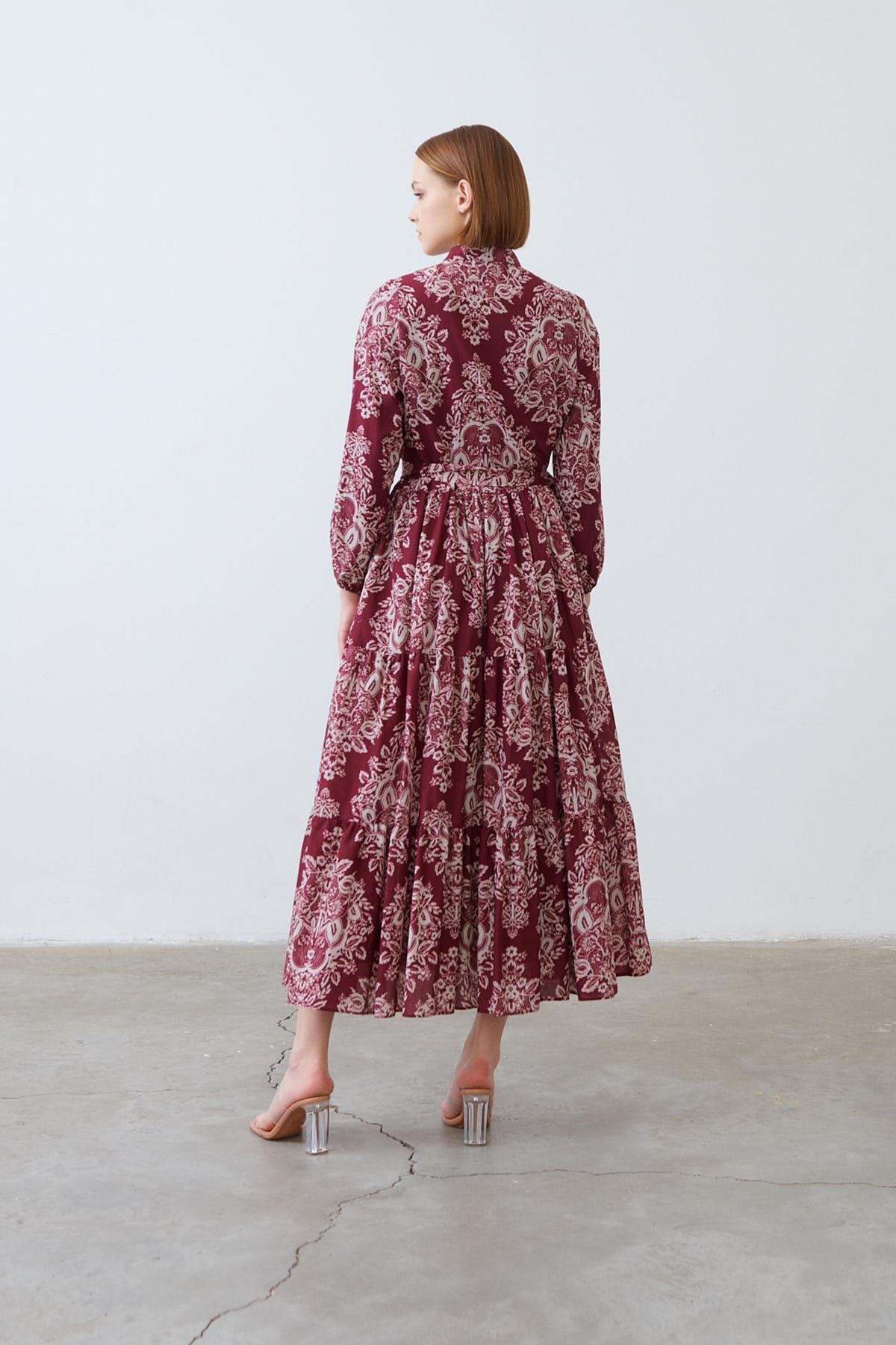 VOGUE DESENLİ VUAL KAT KAT ELBİSE BORDO
