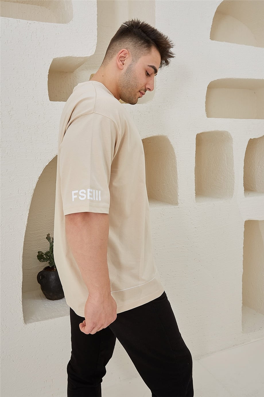 Kol Detaylı Bej Oversize T-Shirt