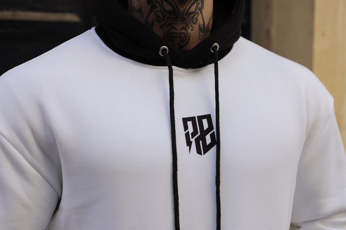 Kolu Şeritli Kapşonlu Beyaz Oversize Sweatshirt