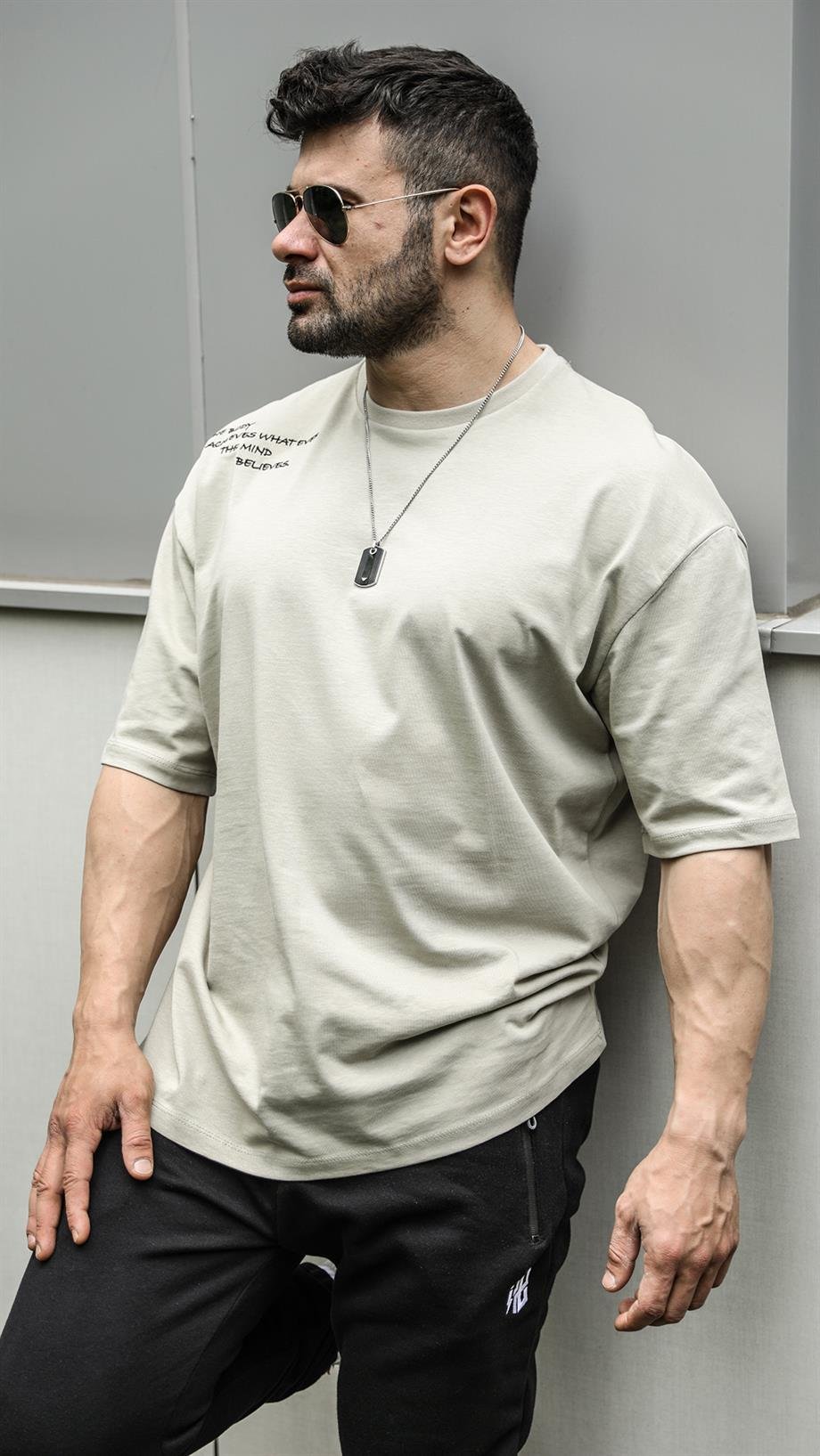 Omzu Detaylı Oversize Tshirt