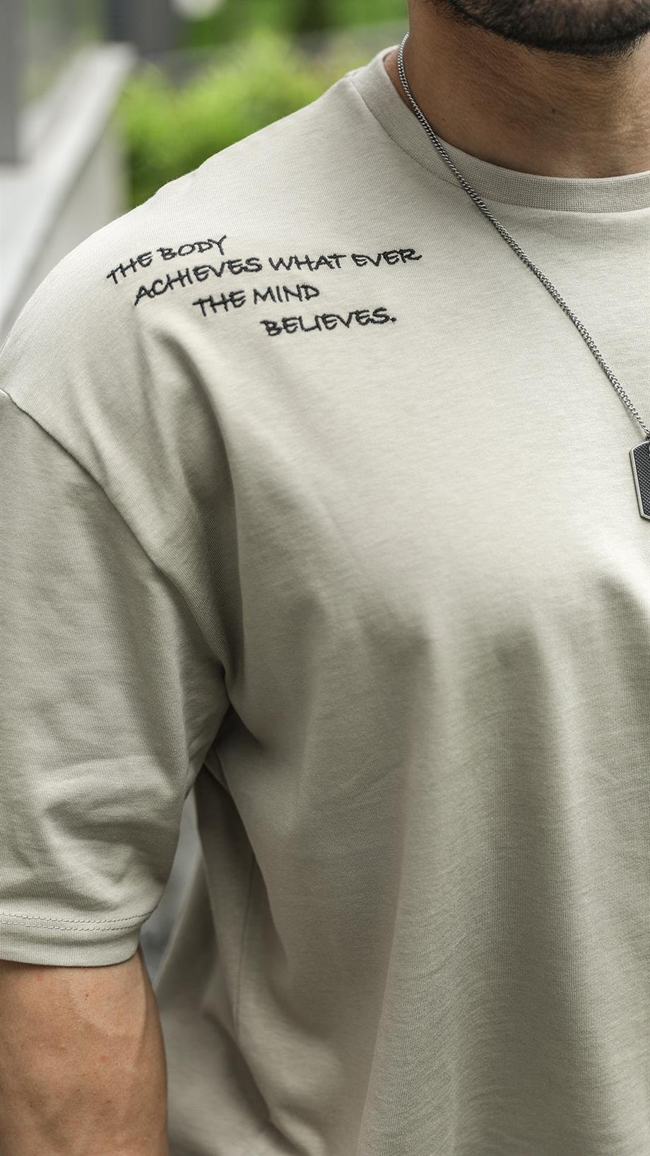 Omzu Detaylı Oversize Tshirt