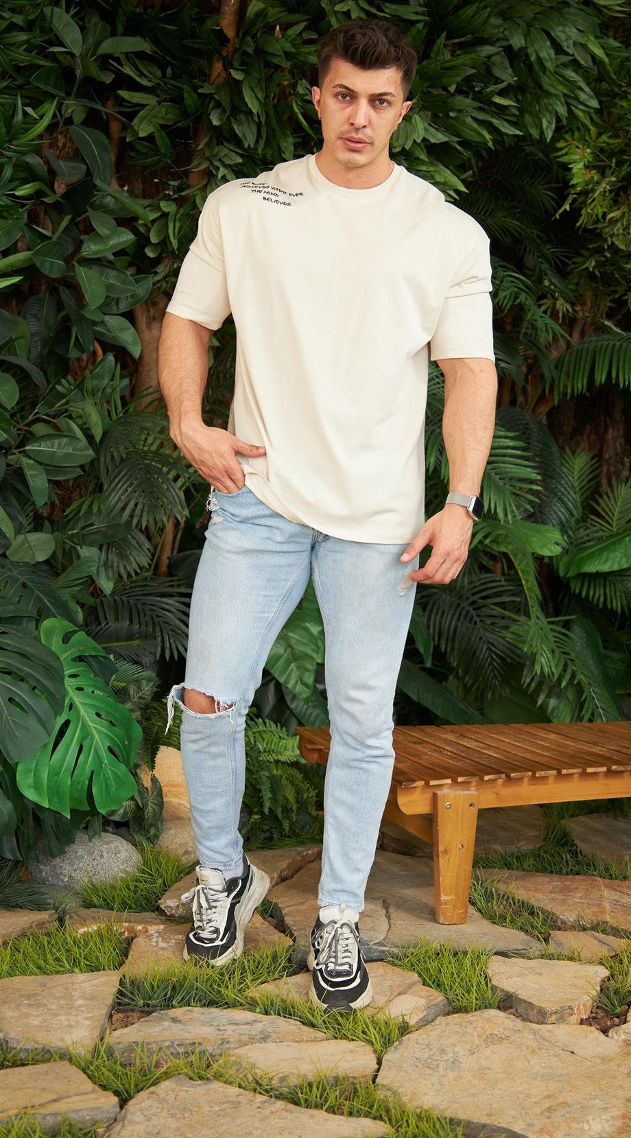 Omzu Detaylı Oversize Tshirt