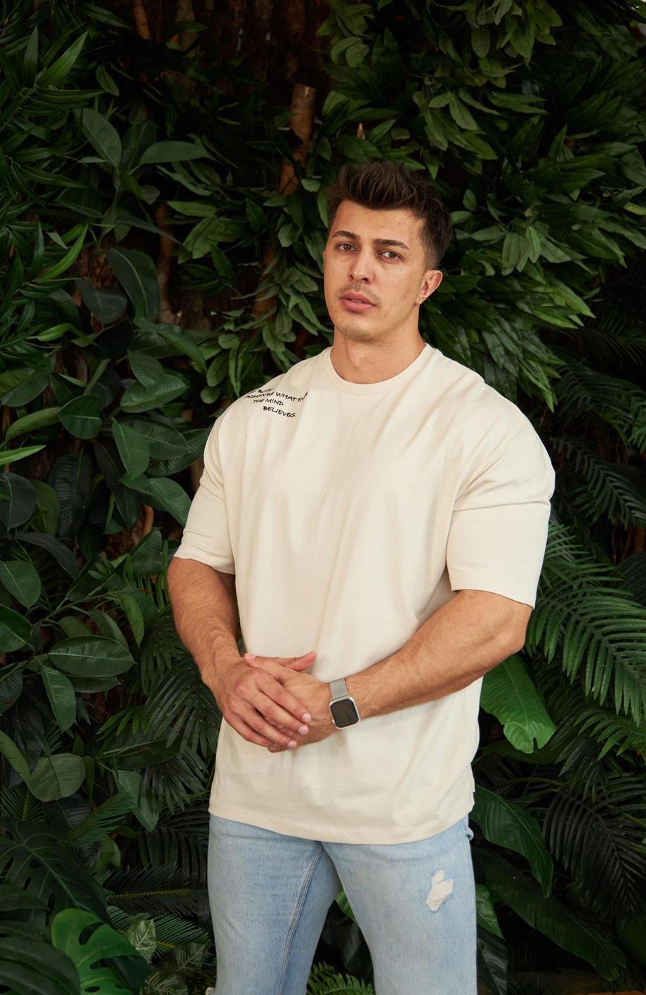 Omzu Detaylı Oversize Tshirt