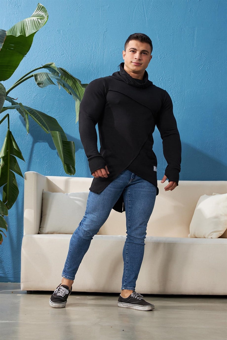 Parçalı Parmak Geçmeli Slim Fit Siyah Sweatshirt