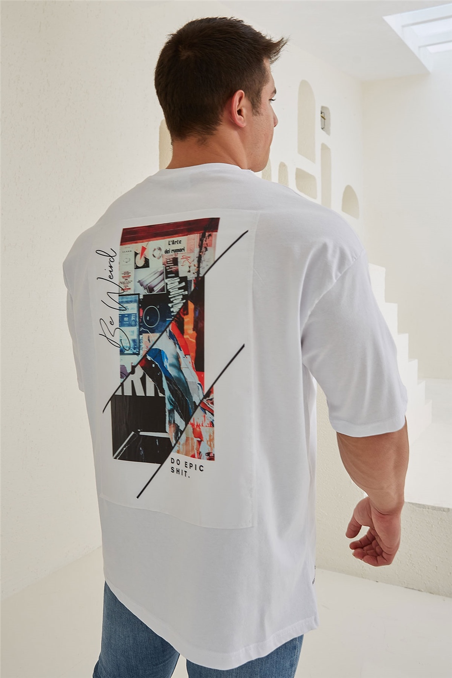 Sırtı Baskılı Beyaz Oversize T-Shirt