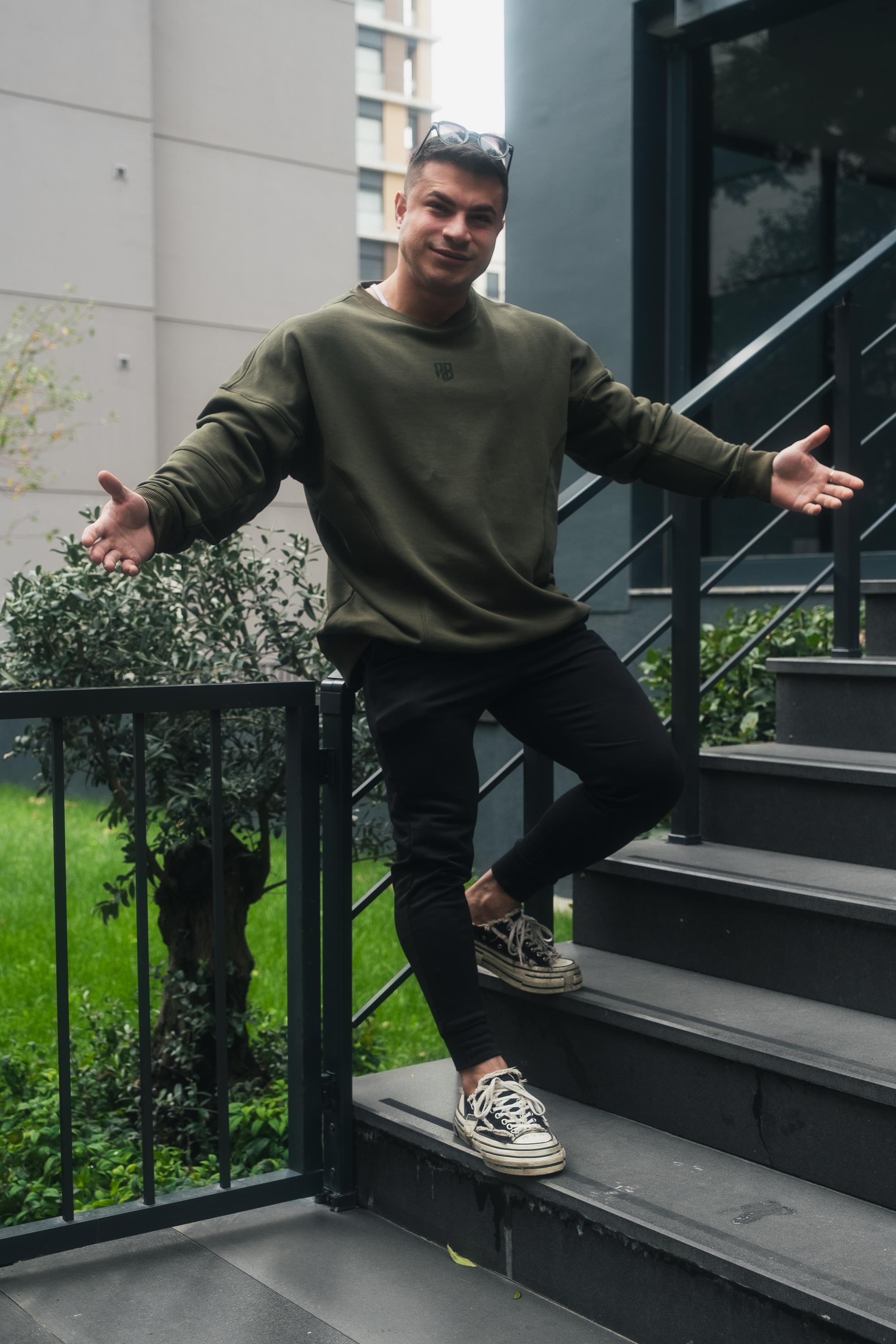 Sırtı Baskılı Dikiş Detaylı Oversize Sweatshirt Haki
