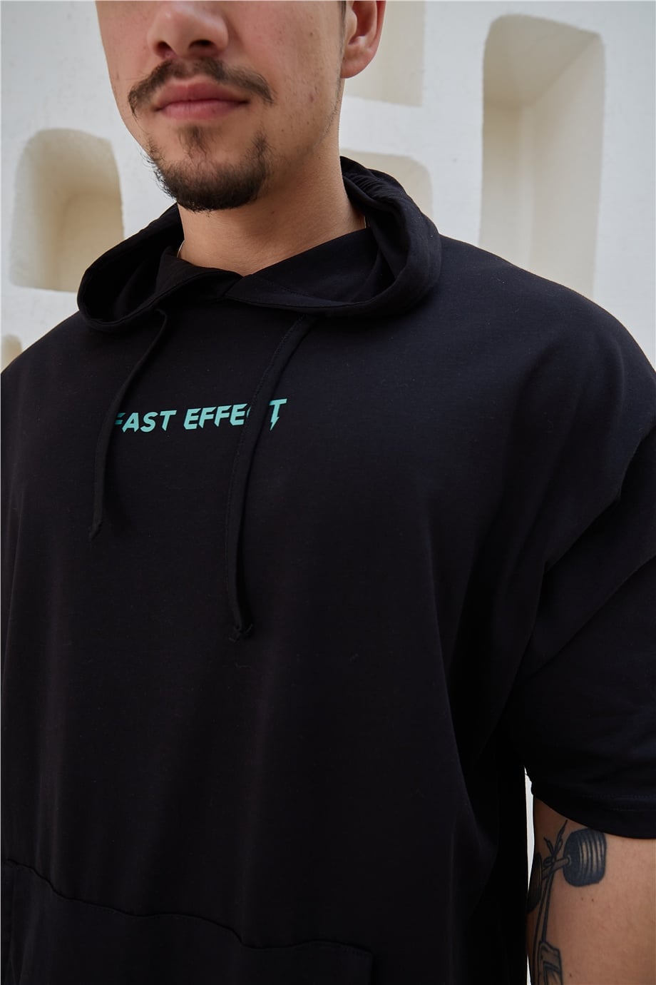 Sırtı Baskılı Kapşonlu Siyah Oversize T-Shirt