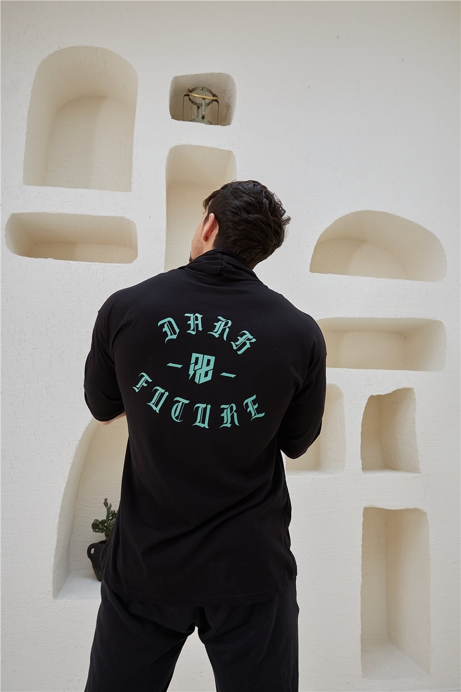 Sırtı Baskılı Kapşonlu Siyah Oversize T-Shirt