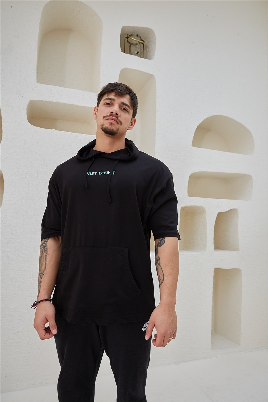 Sırtı Baskılı Kapşonlu Siyah Oversize T-Shirt