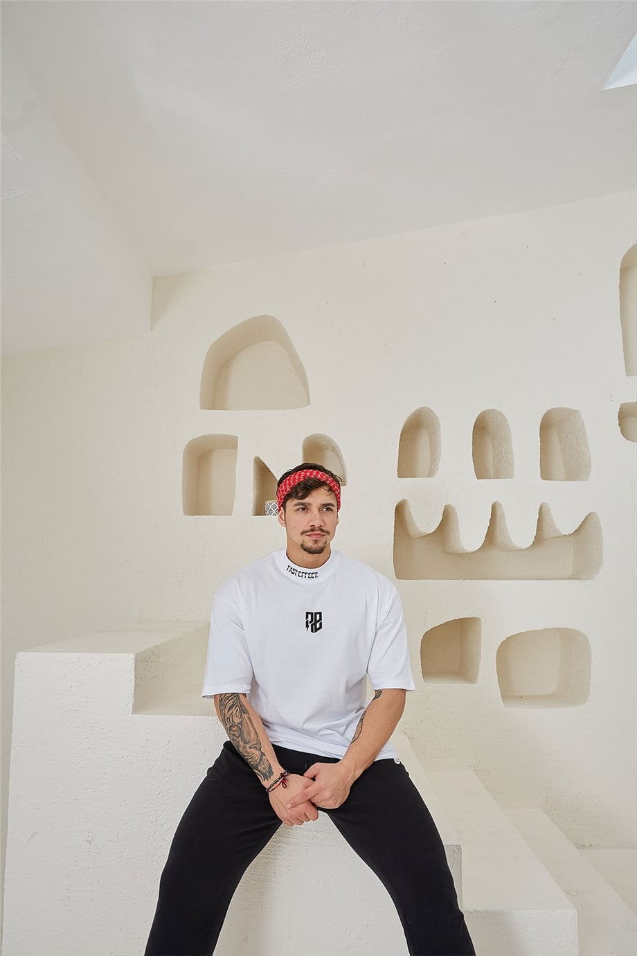 Yakası Nakış Baskılı Beyaz Oversize T-Shirt
