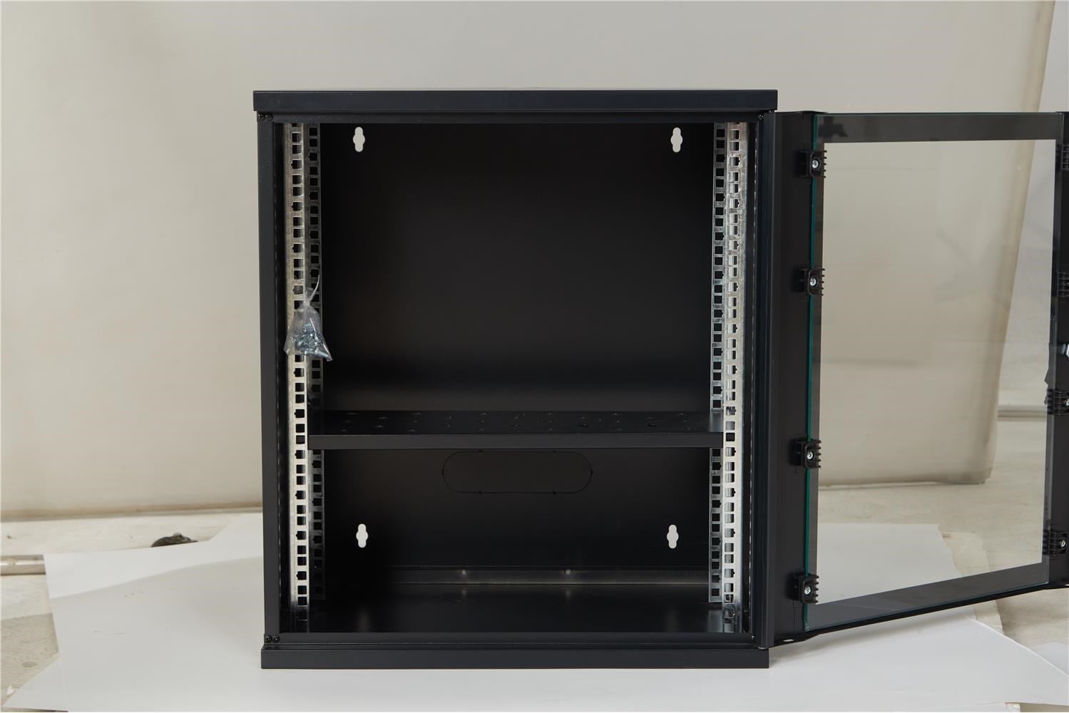 Racksan SE-6412S 12U Duvar Tipi Kabinet (600-530-400) Raf+Fan+Priz