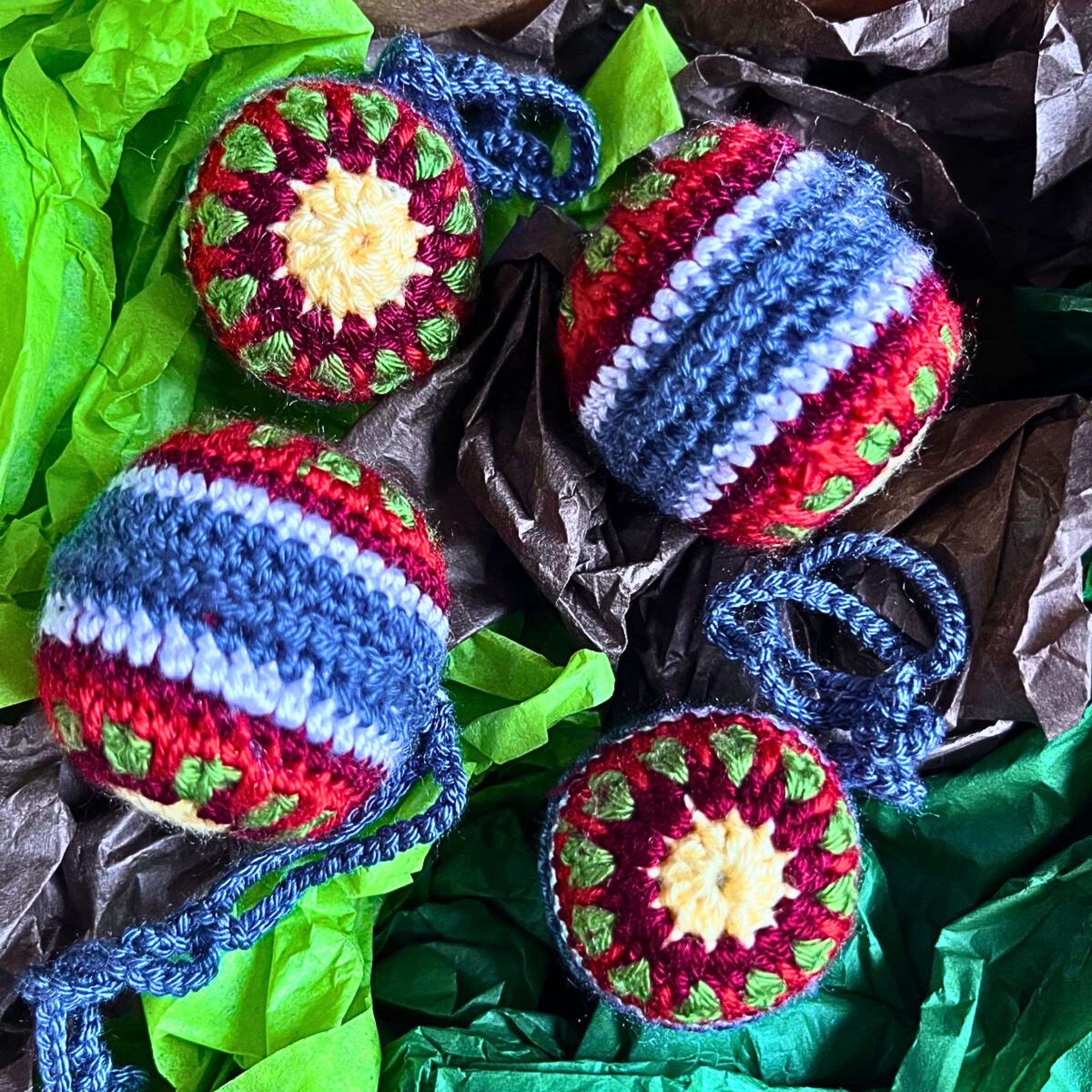 Amigurimi Küçük  Top  Süsleri Seti