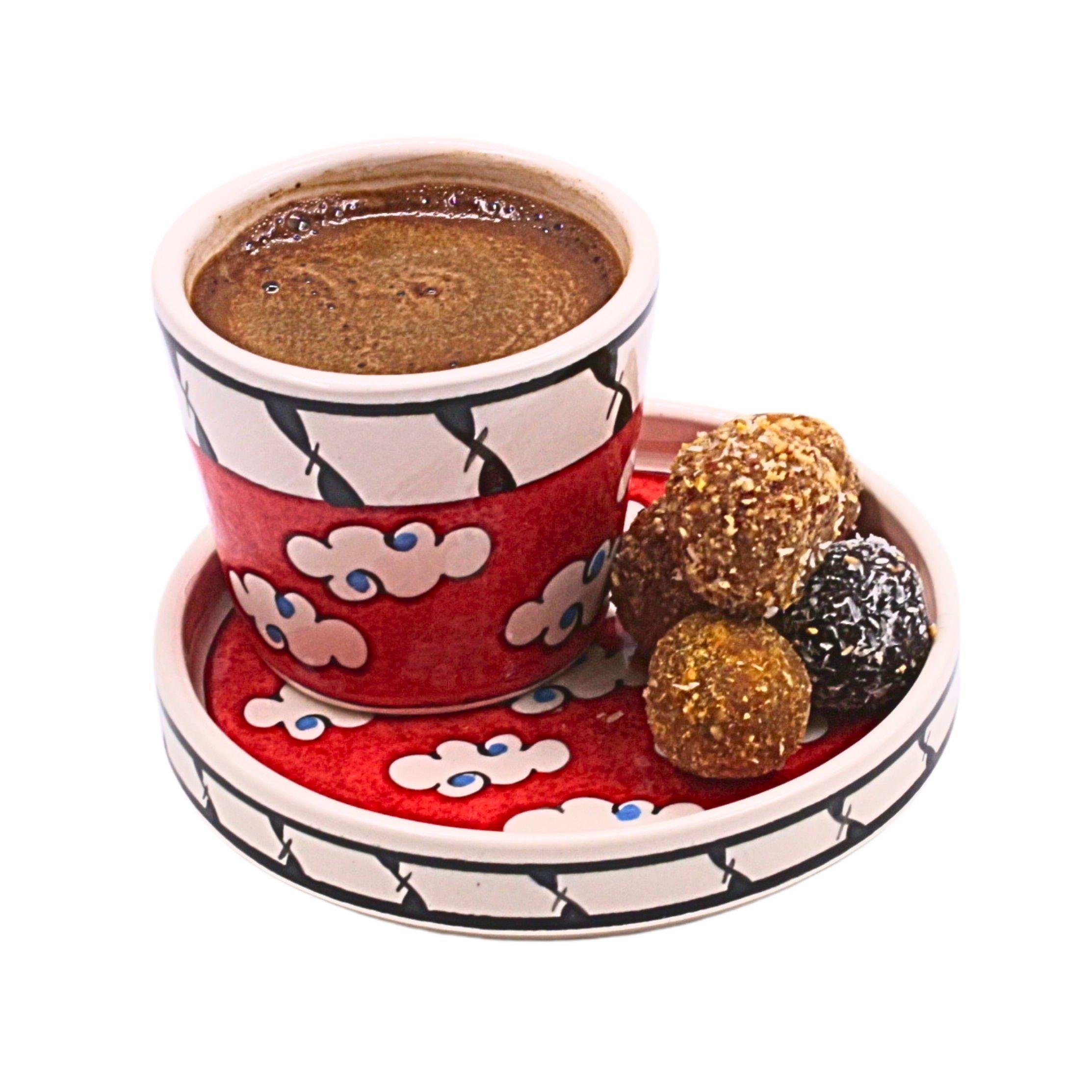 Başka Bi Yer Kırmızı Fincan Takımı 